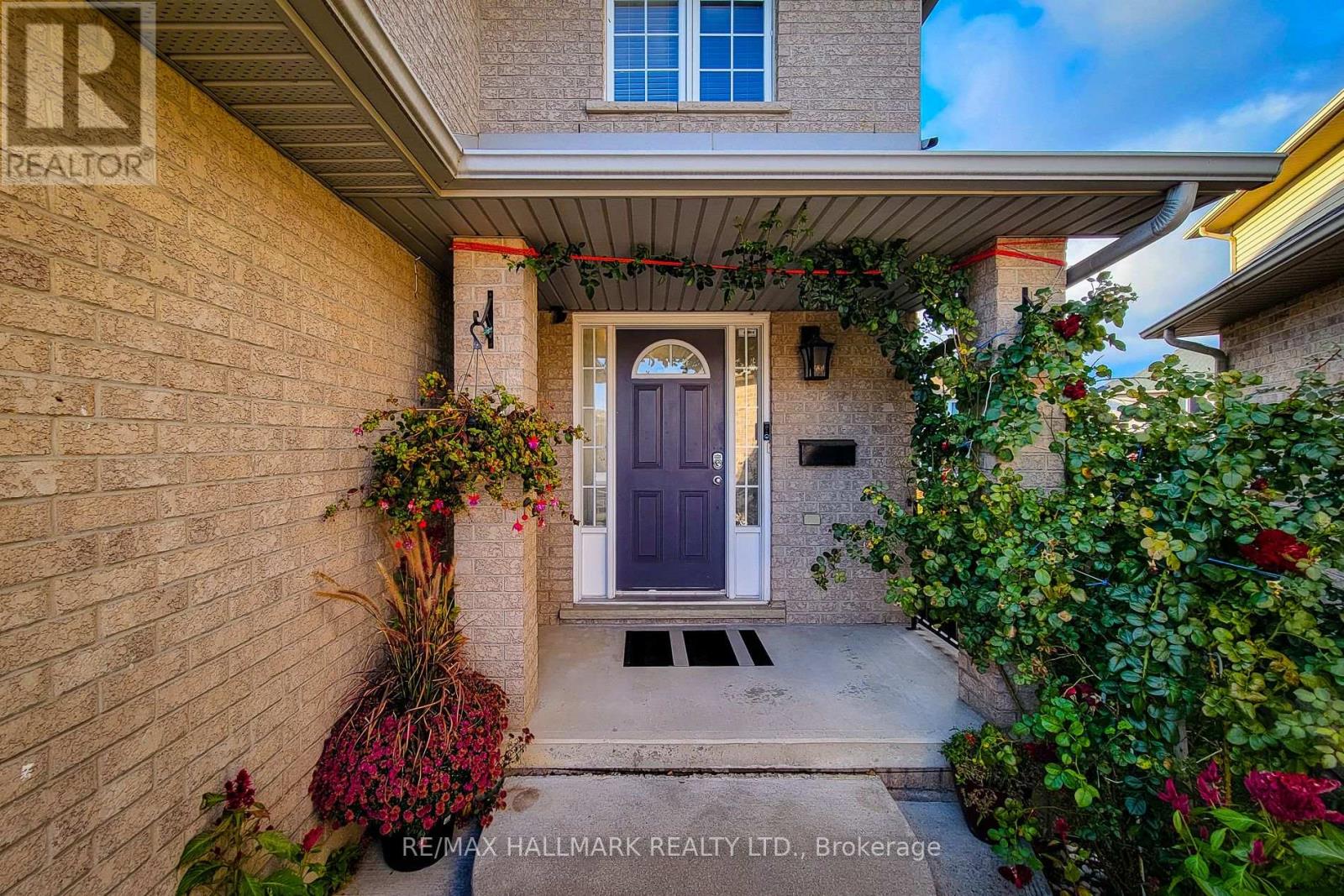 34 Marilyn Court, Hamilton, Ontario  L9B 2T5 - Photo 14 - X12484616