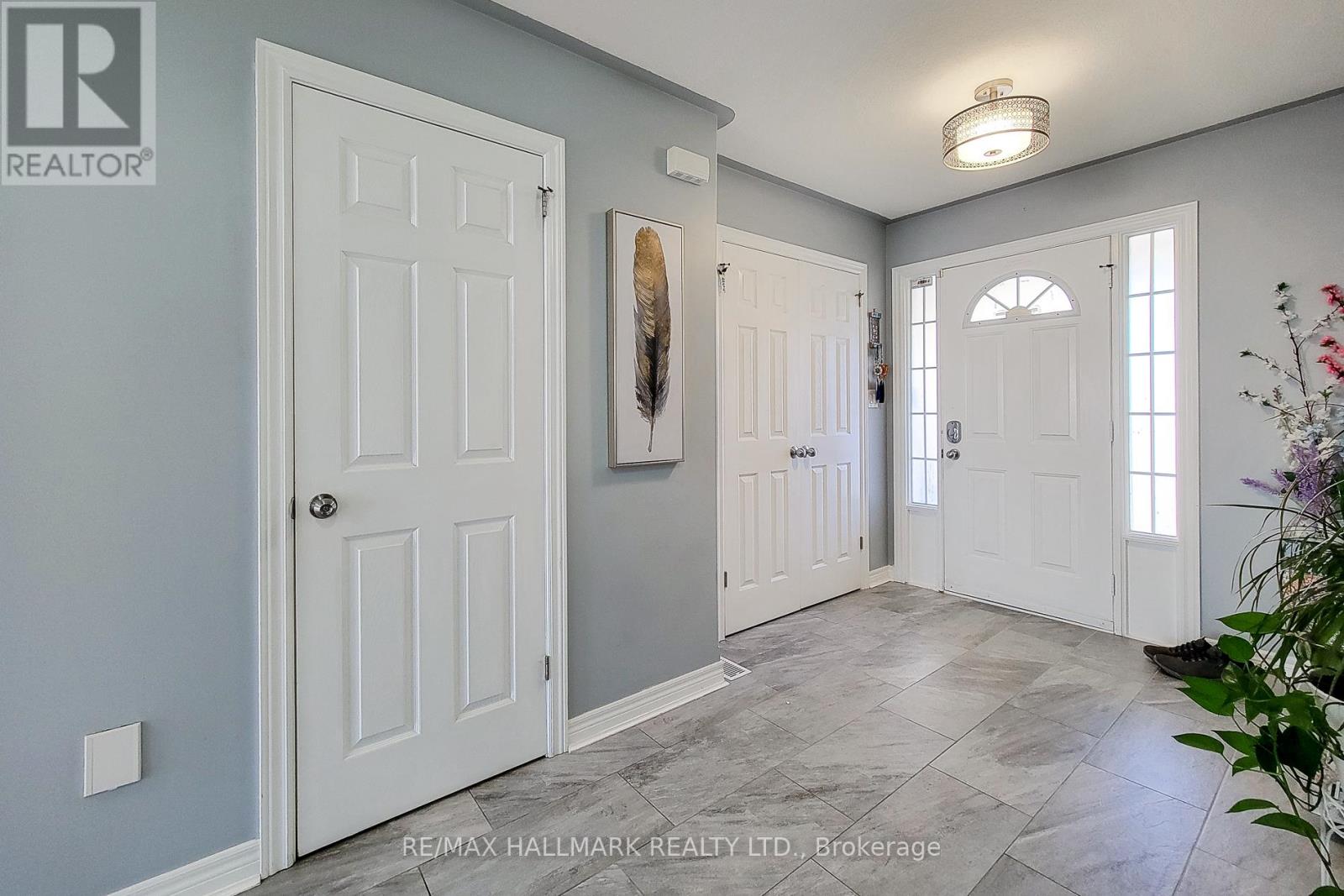 34 Marilyn Court, Hamilton, Ontario  L9B 2T5 - Photo 15 - X12484616