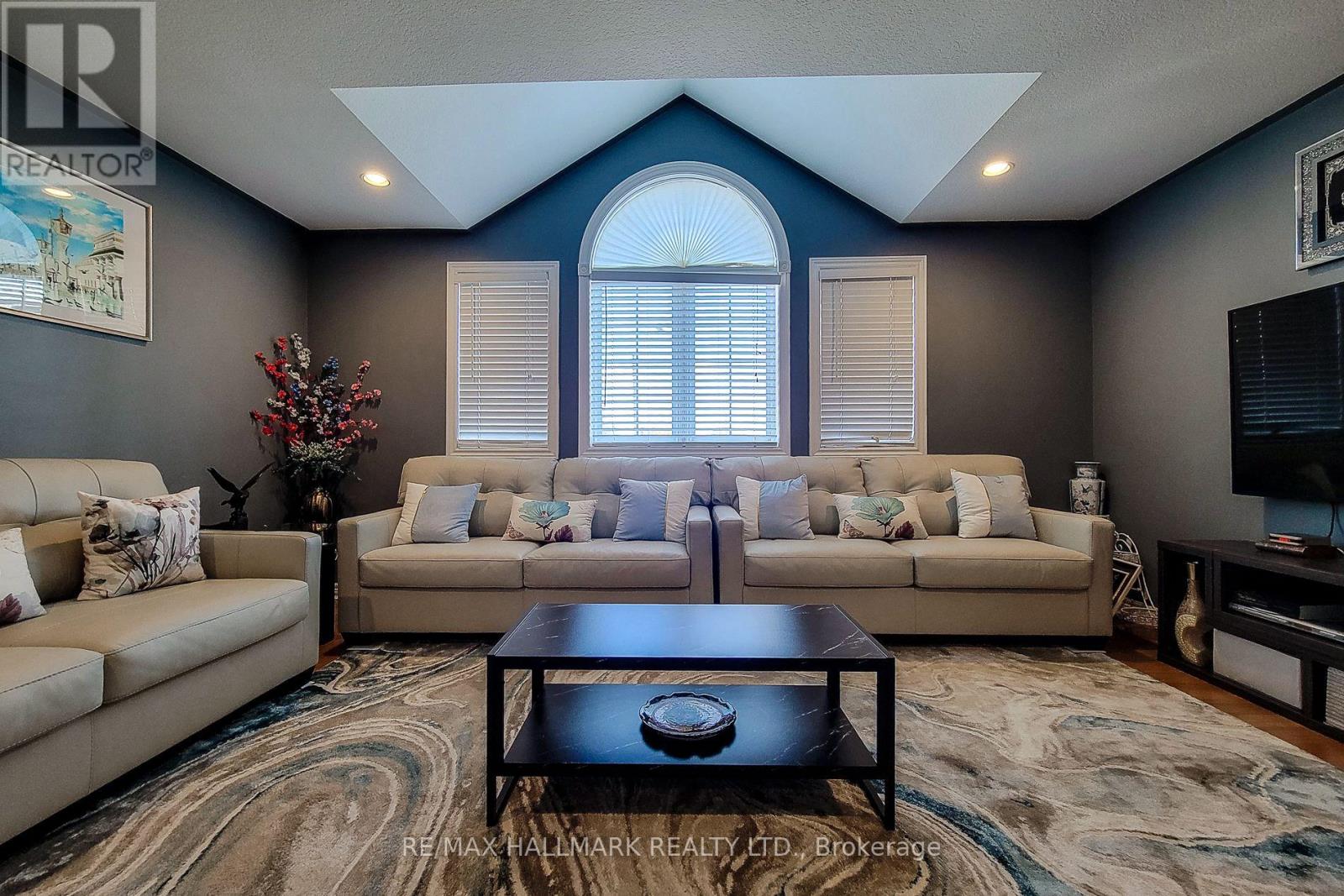 34 Marilyn Court, Hamilton, Ontario  L9B 2T5 - Photo 30 - X12484616