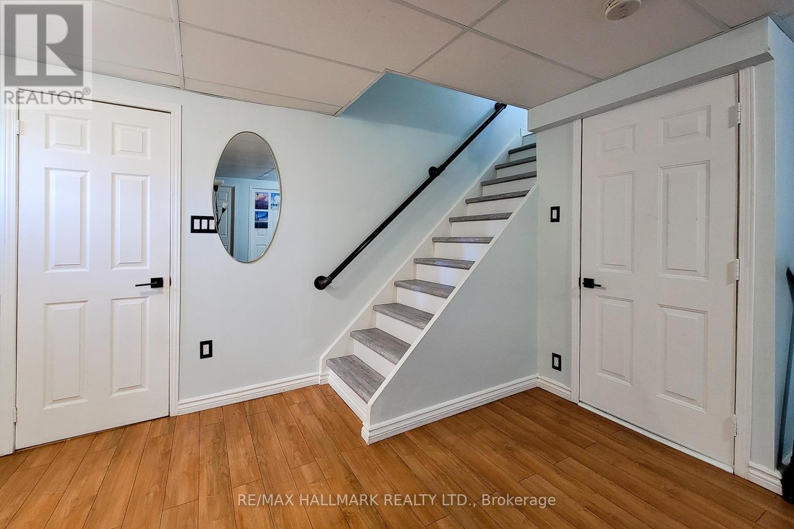 34 Marilyn Court, Hamilton, Ontario  L9B 2T5 - Photo 42 - X12484616