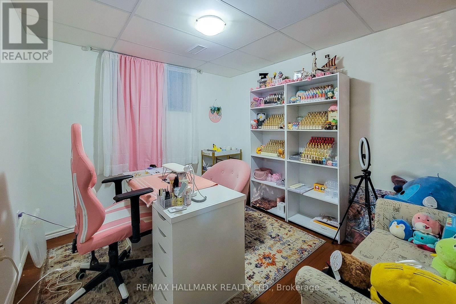 34 Marilyn Court, Hamilton, Ontario  L9B 2T5 - Photo 47 - X12484616