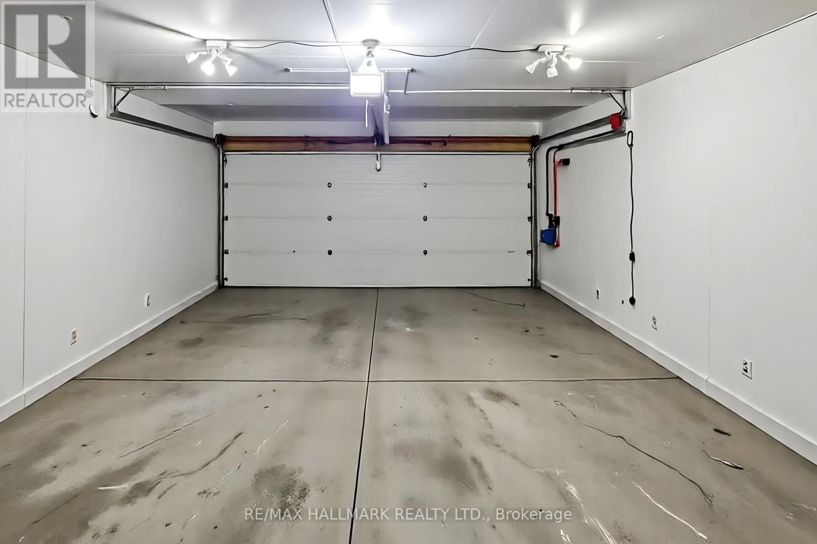 34 Marilyn Court, Hamilton, Ontario  L9B 2T5 - Photo 48 - X12484616