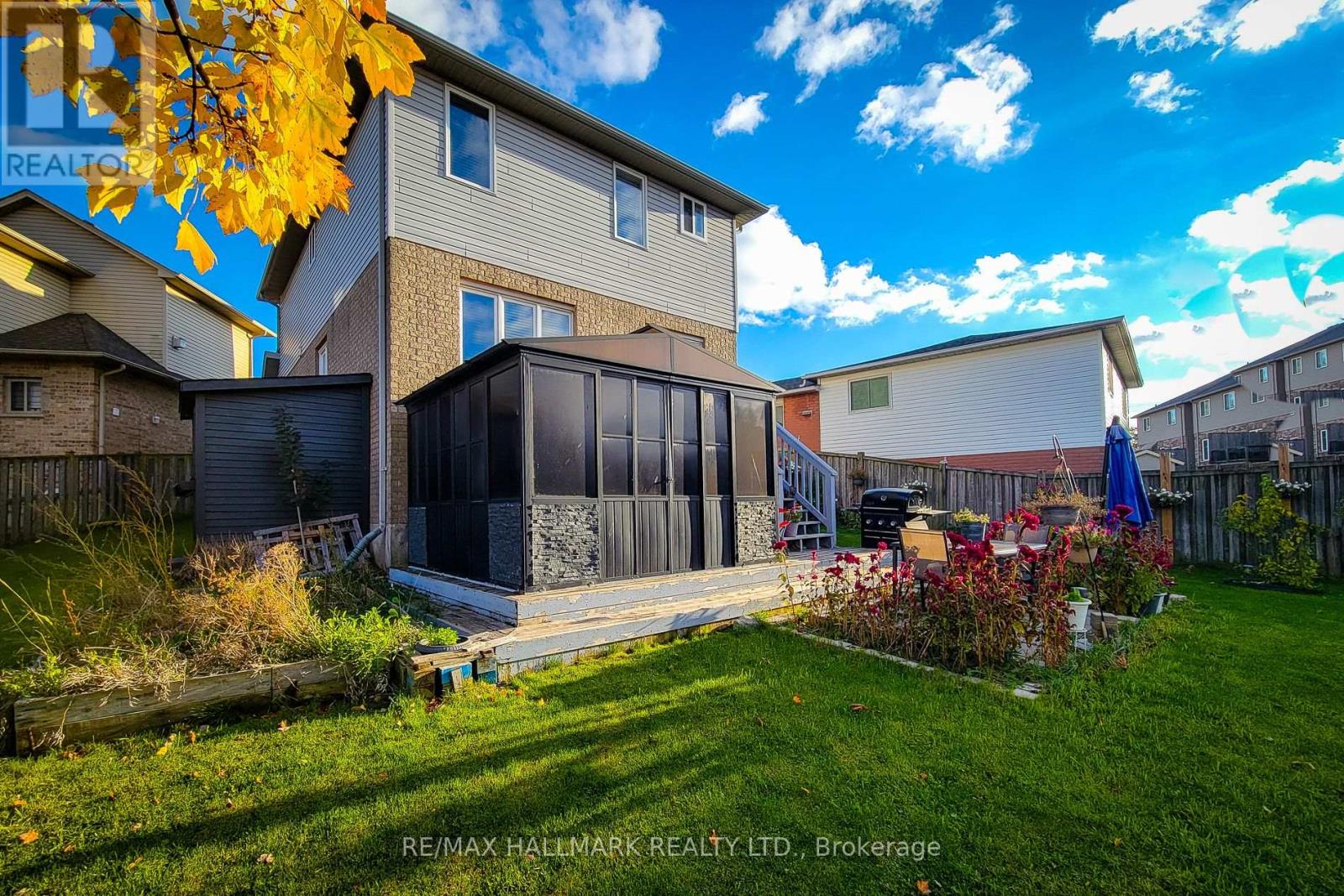 34 Marilyn Court, Hamilton, Ontario  L9B 2T5 - Photo 7 - X12484616