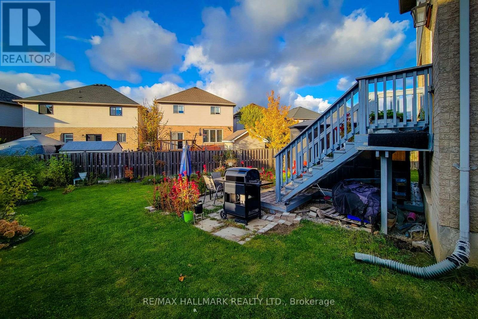 34 Marilyn Court, Hamilton, Ontario  L9B 2T5 - Photo 9 - X12484616