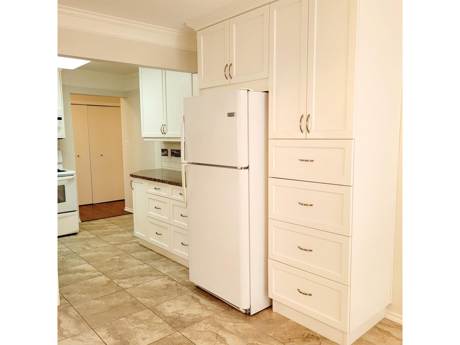 201 2414 Church Street, Abbotsford, British Columbia  V2T 3J7 - Photo 2 - R3052998