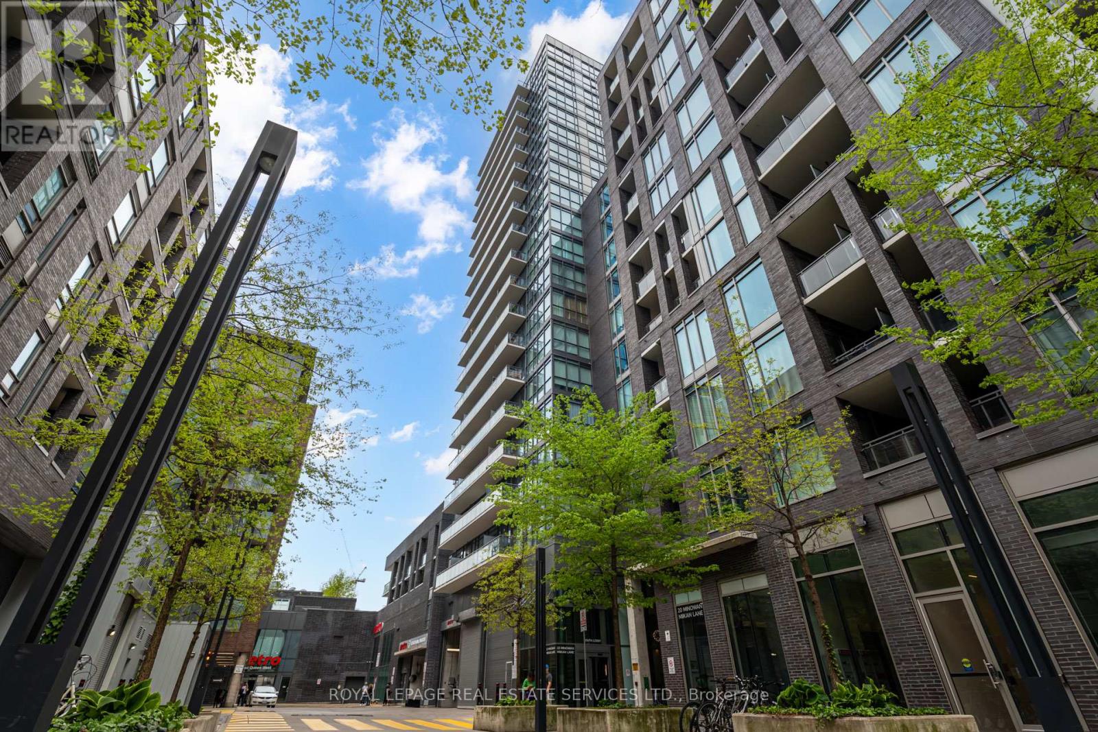 1908 - 20 MINOWAN MIIKAN LANE, Toronto, Ontario