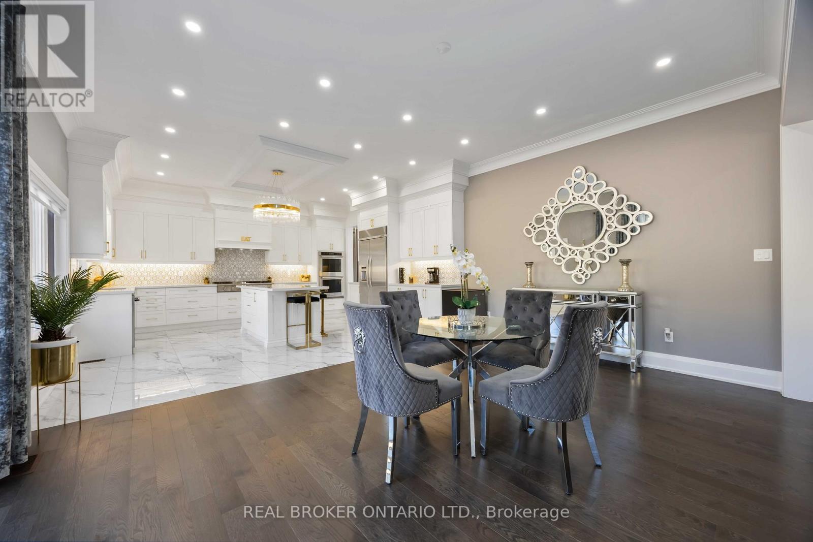 2236 Pemberton Way, Innisfil, Ontario  L0L 1K0 - Photo 12 - N12448484