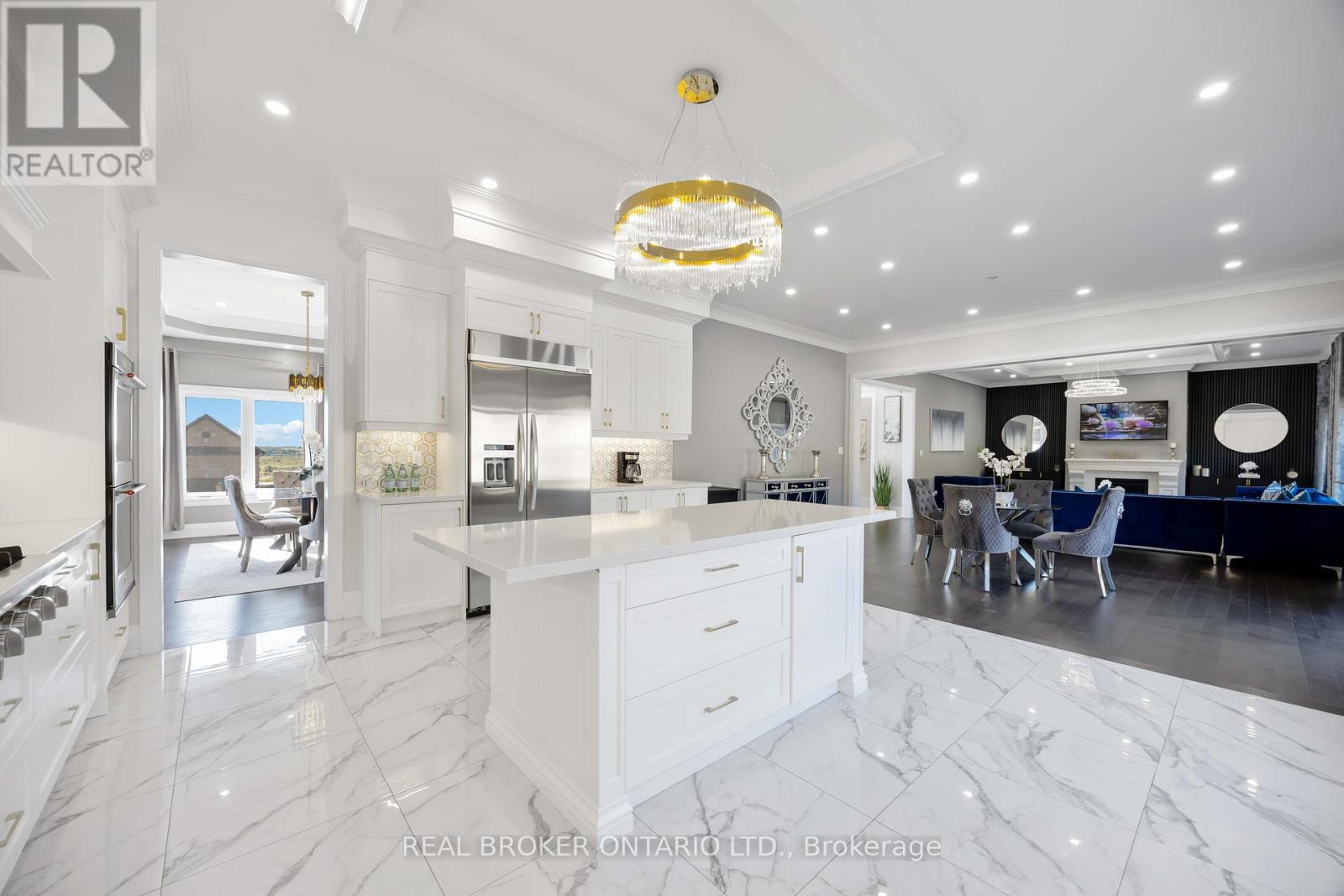 2236 Pemberton Way, Innisfil, Ontario  L0L 1K0 - Photo 25 - N12448484