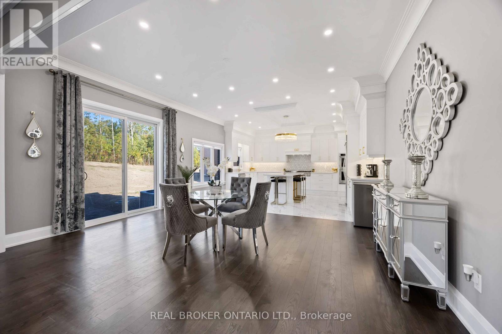 2236 Pemberton Way, Innisfil, Ontario  L0L 1K0 - Photo 24 - N12448484