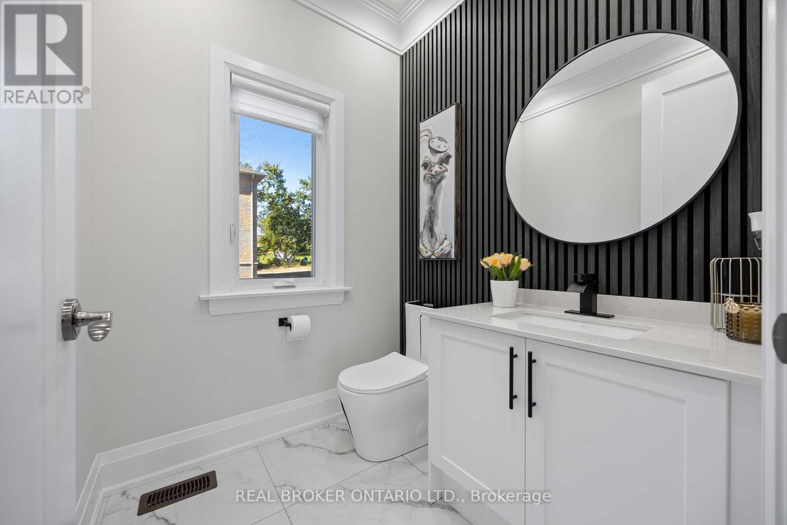 2236 Pemberton Way, Innisfil, Ontario  L0L 1K0 - Photo 30 - N12448484