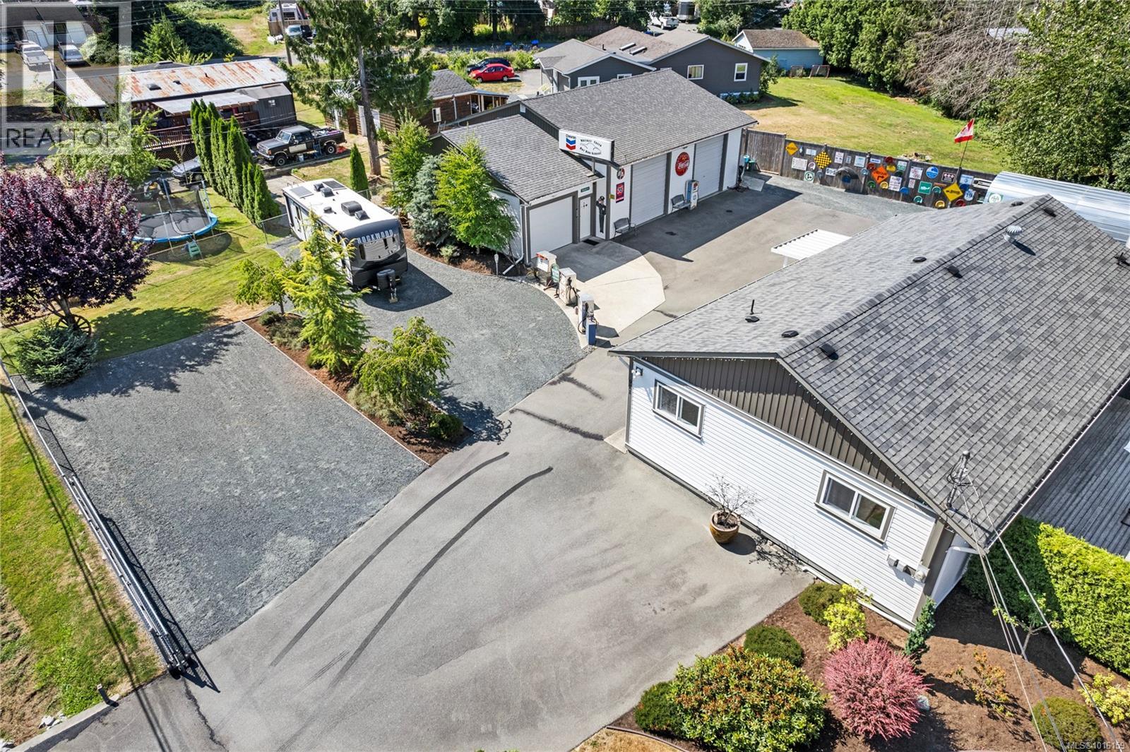 911 Poplar Way, Hilliers, British Columbia  V9K 1V8 - Photo 65 - 1016159