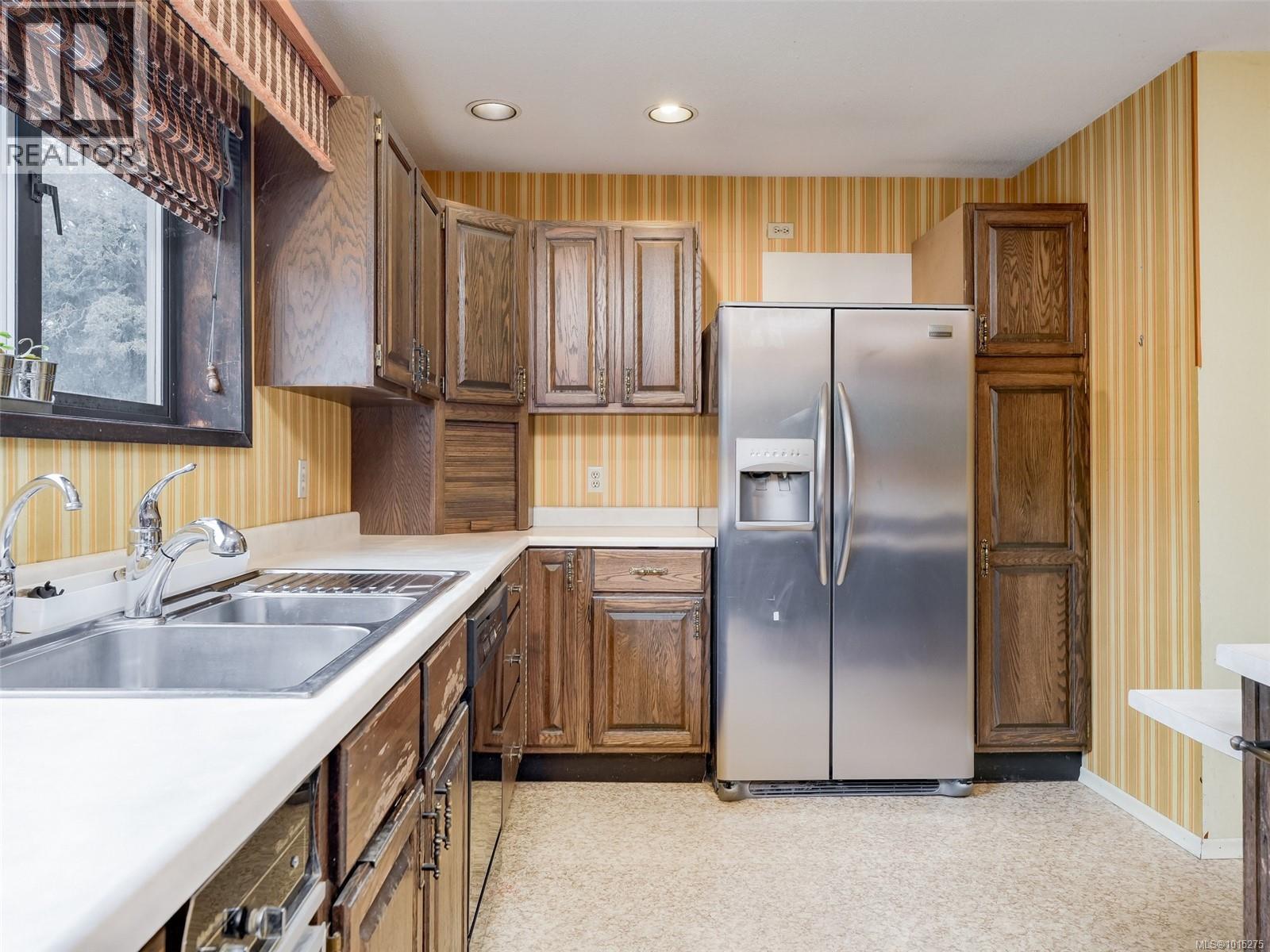 970 Ambassador Ave, Saanich, British Columbia  V8X 3N2 - Photo 13 - 1015275