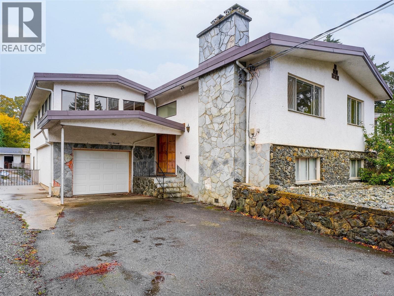 970 Ambassador Ave, Saanich, British Columbia  V8X 3N2 - Photo 2 - 1015275