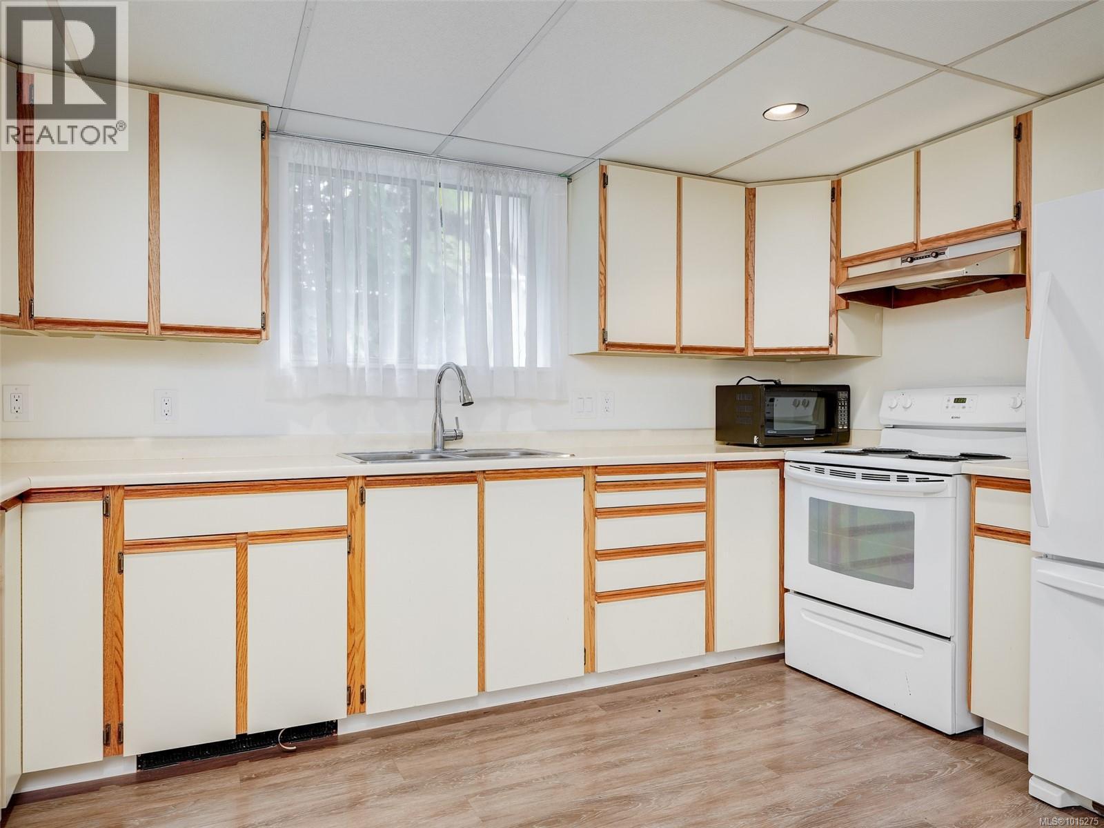 970 Ambassador Ave, Saanich, British Columbia  V8X 3N2 - Photo 23 - 1015275