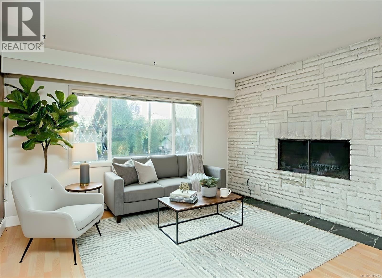 970 Ambassador Ave, Saanich, British Columbia  V8X 3N2 - Photo 3 - 1015275