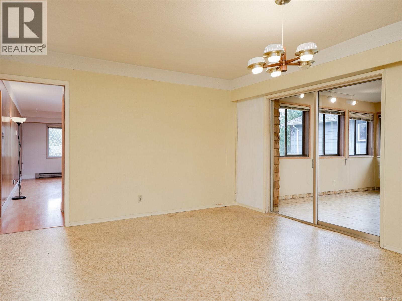 970 Ambassador Ave, Saanich, British Columbia  V8X 3N2 - Photo 8 - 1015275