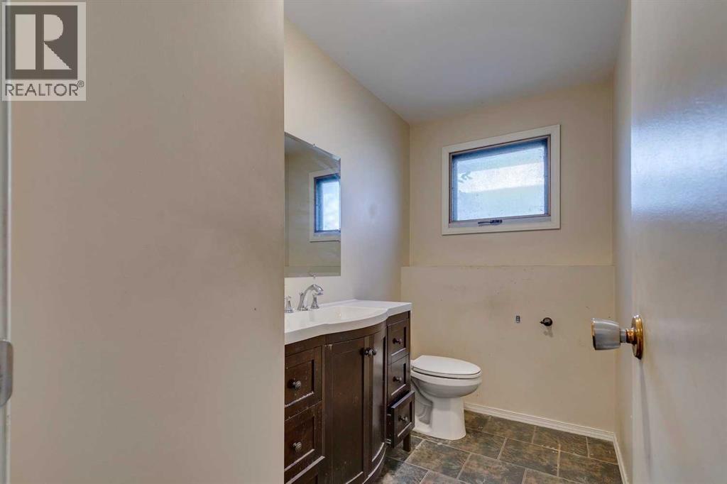 1204 Lake Sylvan Drive Se, Calgary, Alberta  T2J 3C8 - Photo 12 - A2262647