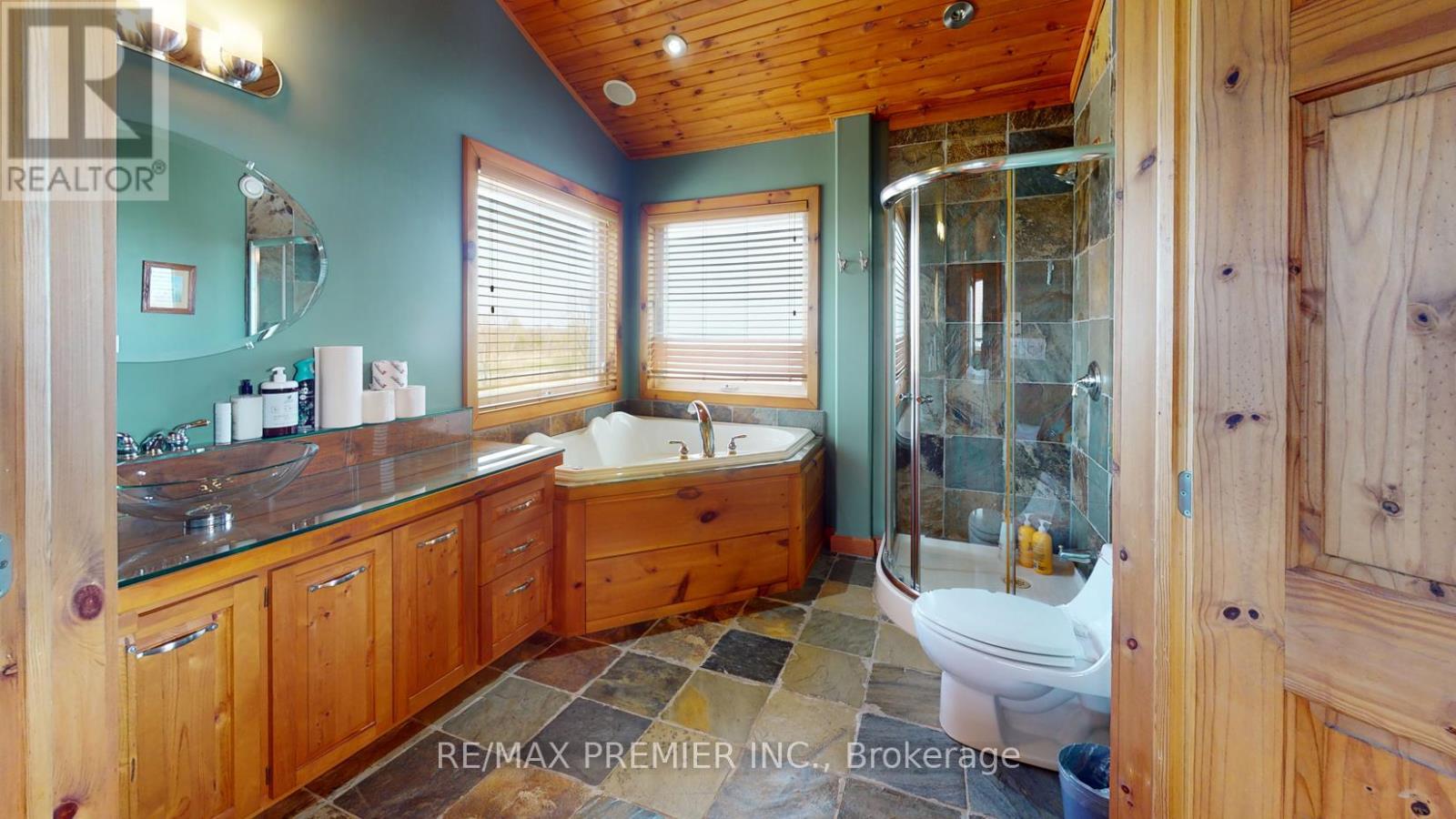 31 Paradise Boulevard, Ramara, Ontario  L0K 1B0 - Photo 13 - S12484661