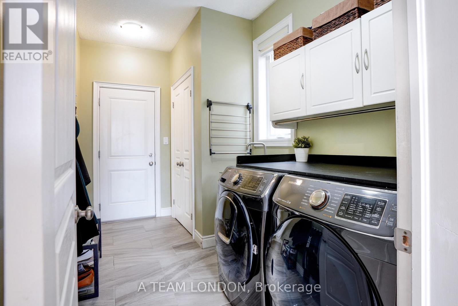 2479 Seven Oaks Ridge, London South, Ontario  N6M 1G5 - Photo 12 - X12484701