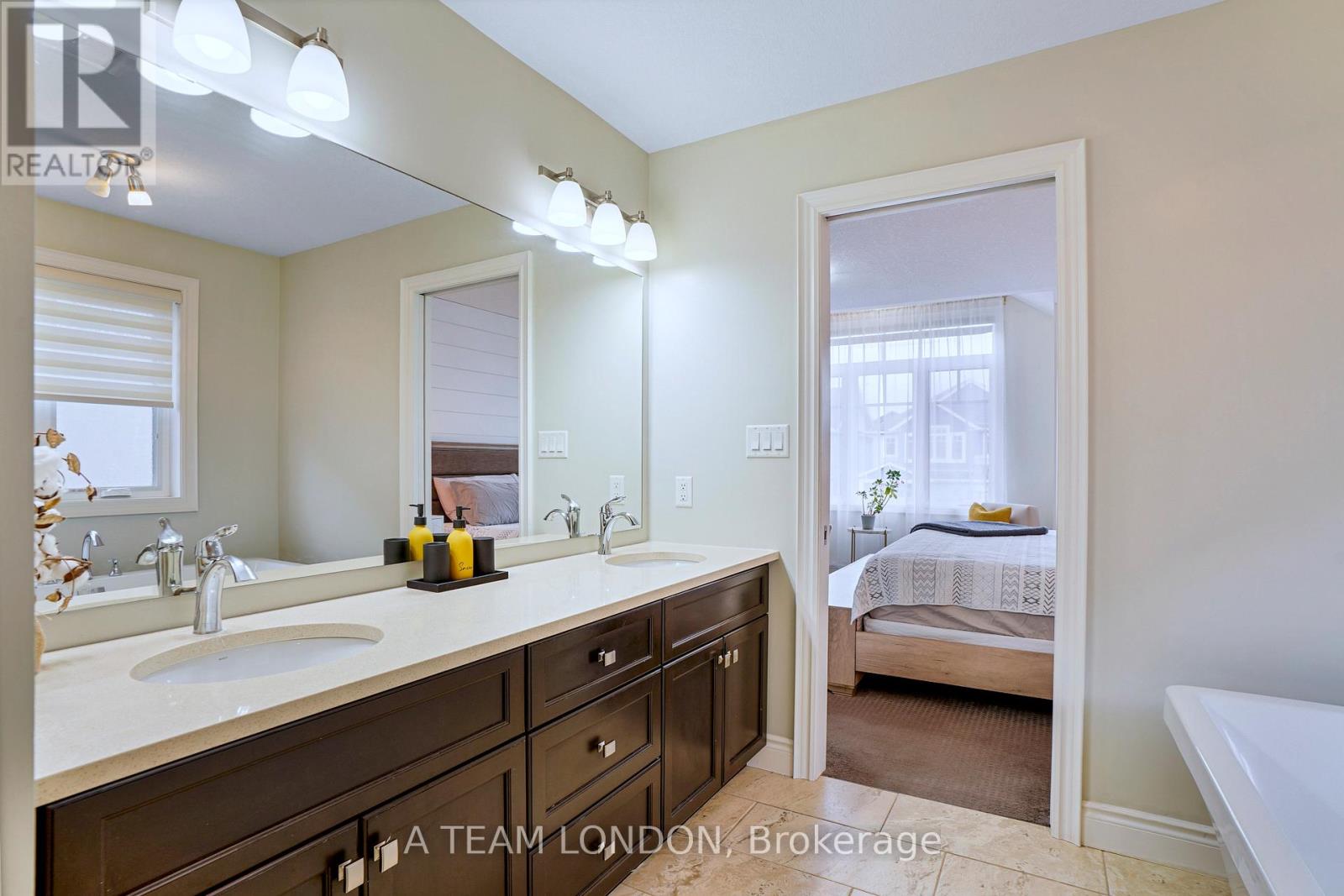 2479 Seven Oaks Ridge, London South, Ontario  N6M 1G5 - Photo 18 - X12484701