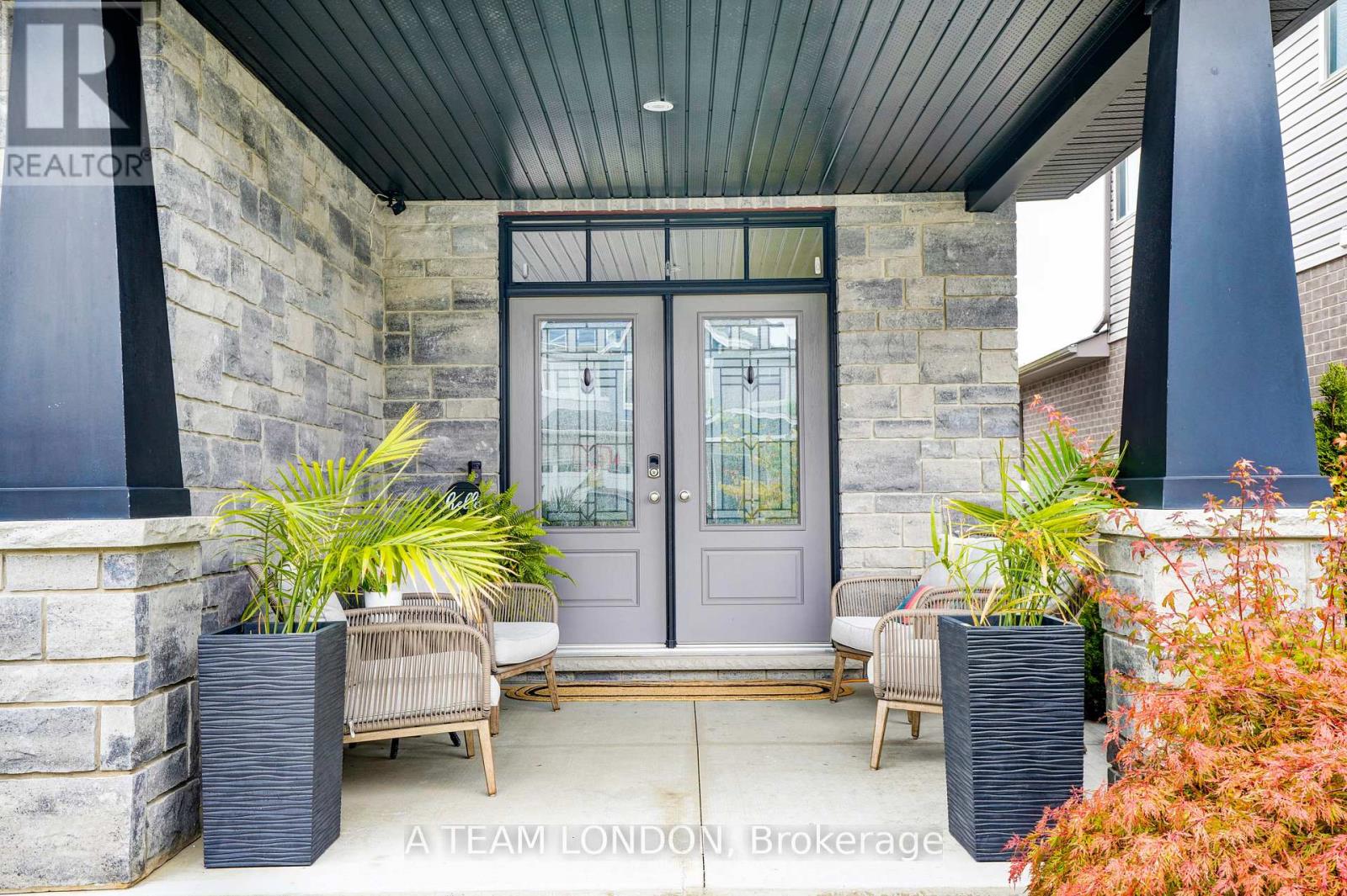 2479 Seven Oaks Ridge, London South, Ontario  N6M 1G5 - Photo 2 - X12484701