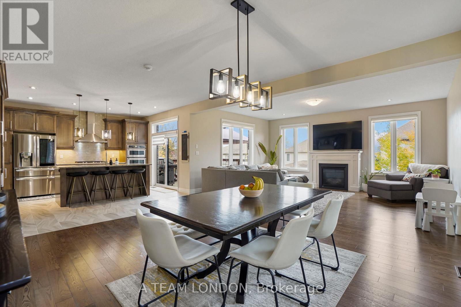 2479 Seven Oaks Ridge, London South, Ontario  N6M 1G5 - Photo 4 - X12484701