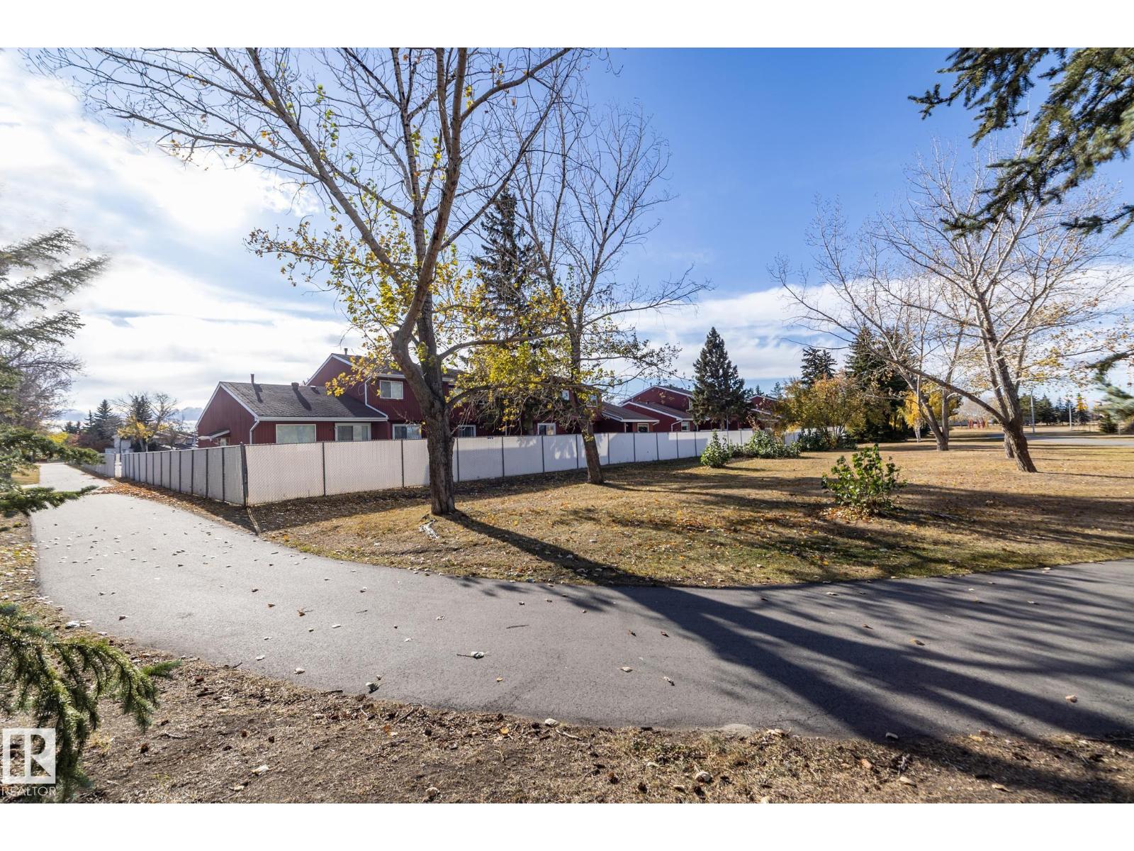 10656 Beaumaris Rd Nw, Edmonton, Alberta  T5X 3N4 - Photo 7 - E4463693