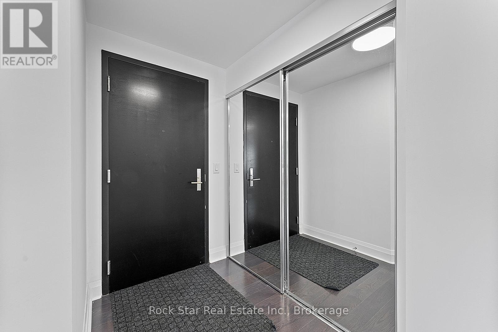 2604 - 65 St. Mary Street, Toronto, Ontario  M5S 0A6 - Photo 3 - C12484707