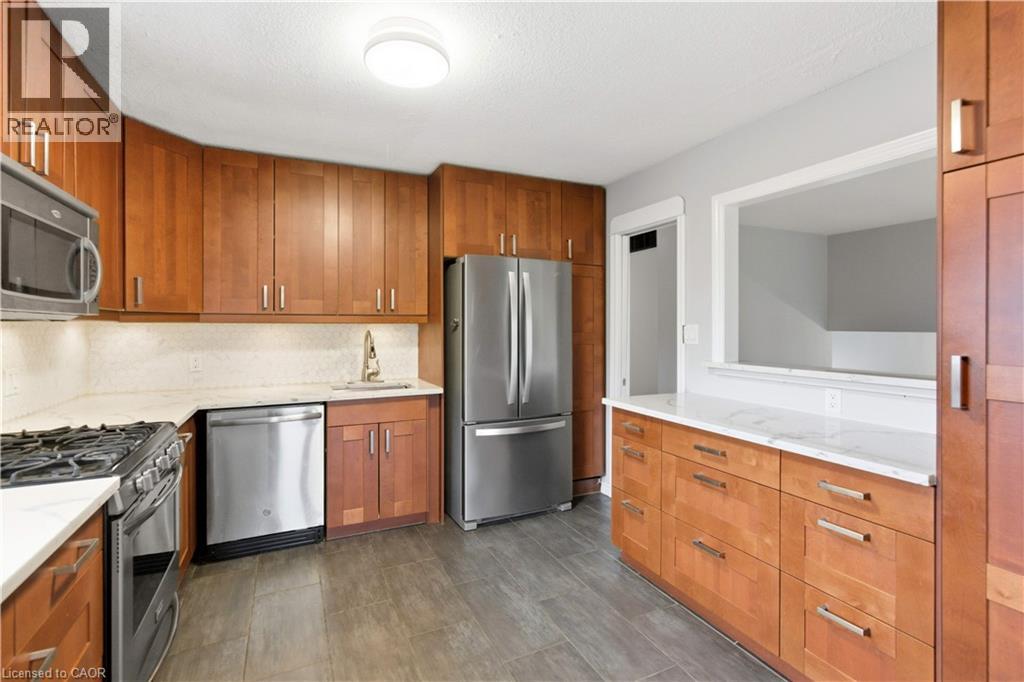 111 Britten Close, Hamilton, Ontario  L9C 4K1 - Photo 11 - 40770439