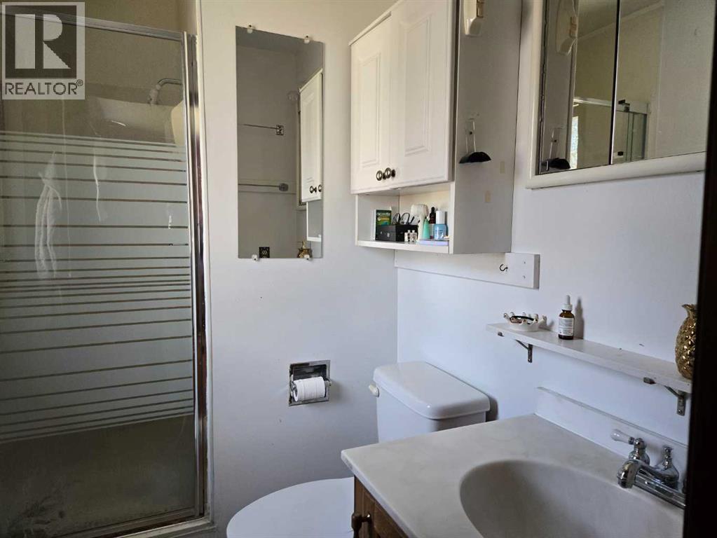 3002 225 Street, Bellevue, Alberta  T0K 0C0 - Photo 11 - A2264792