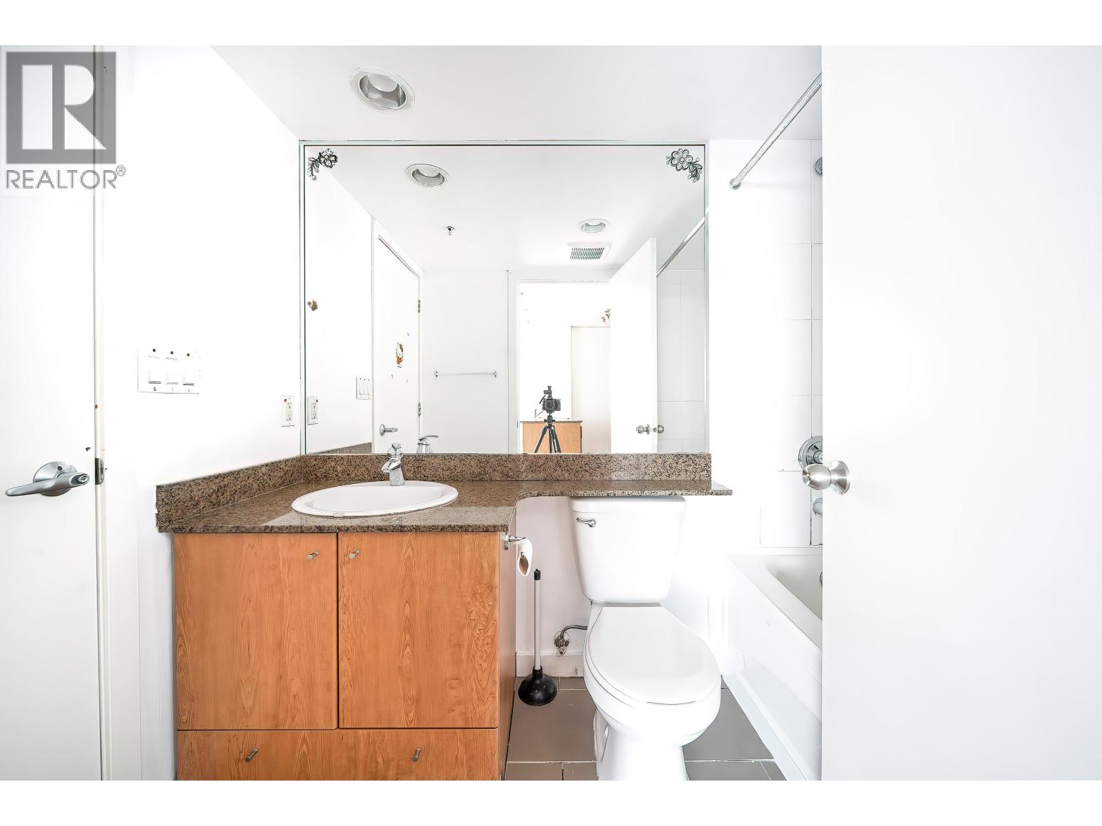 2307 7063 Hall Avenue, Burnaby, British Columbia  V5E 0A5 - Photo 13 - R3062201