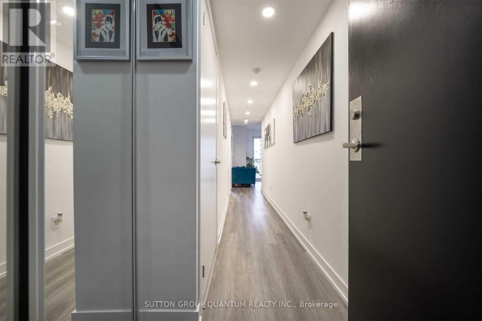 820 - 38 Joe Shuster Way, Toronto, Ontario  M6K 0A5 - Photo 2 - C12484719