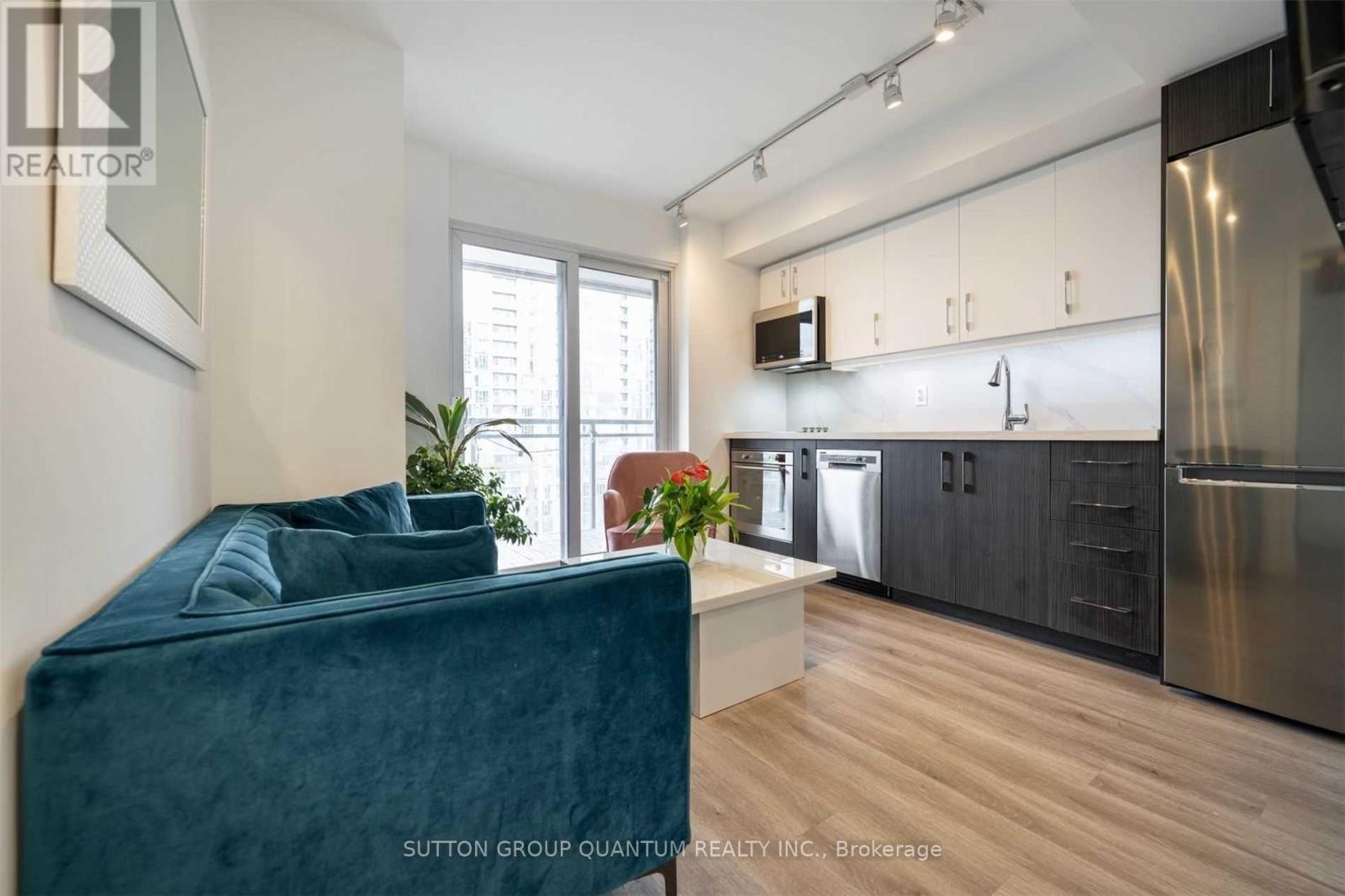 820 - 38 Joe Shuster Way, Toronto, Ontario  M6K 0A5 - Photo 3 - C12484719