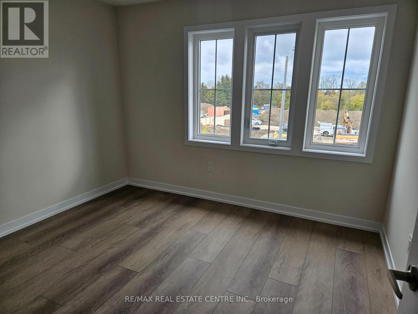 Upper - 22 Ziibi Way, Clarington, Ontario  L1B 0W5 - Photo 14 - E12484727