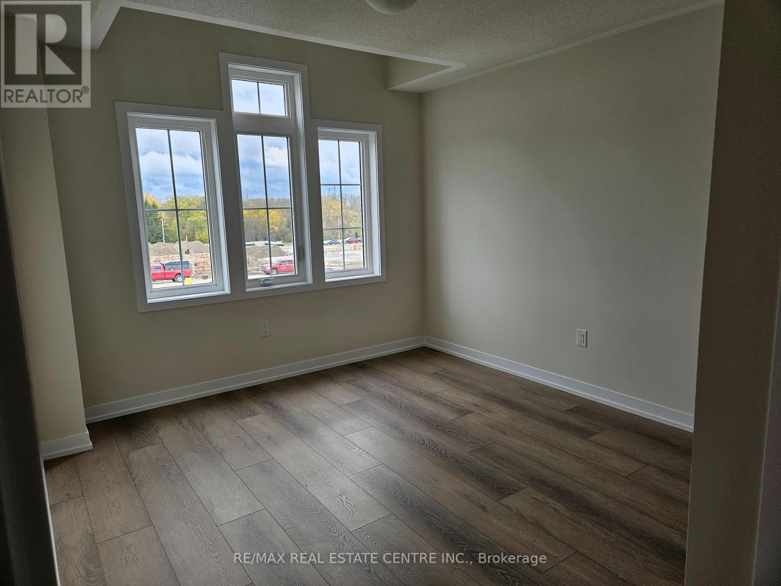 Upper - 22 Ziibi Way, Clarington, Ontario  L1B 0W5 - Photo 16 - E12484727