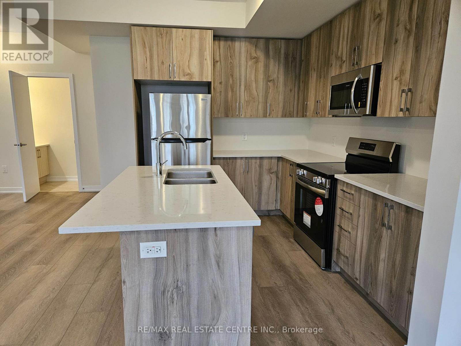 Upper - 22 Ziibi Way, Clarington, Ontario  L1B 0W5 - Photo 3 - E12484727