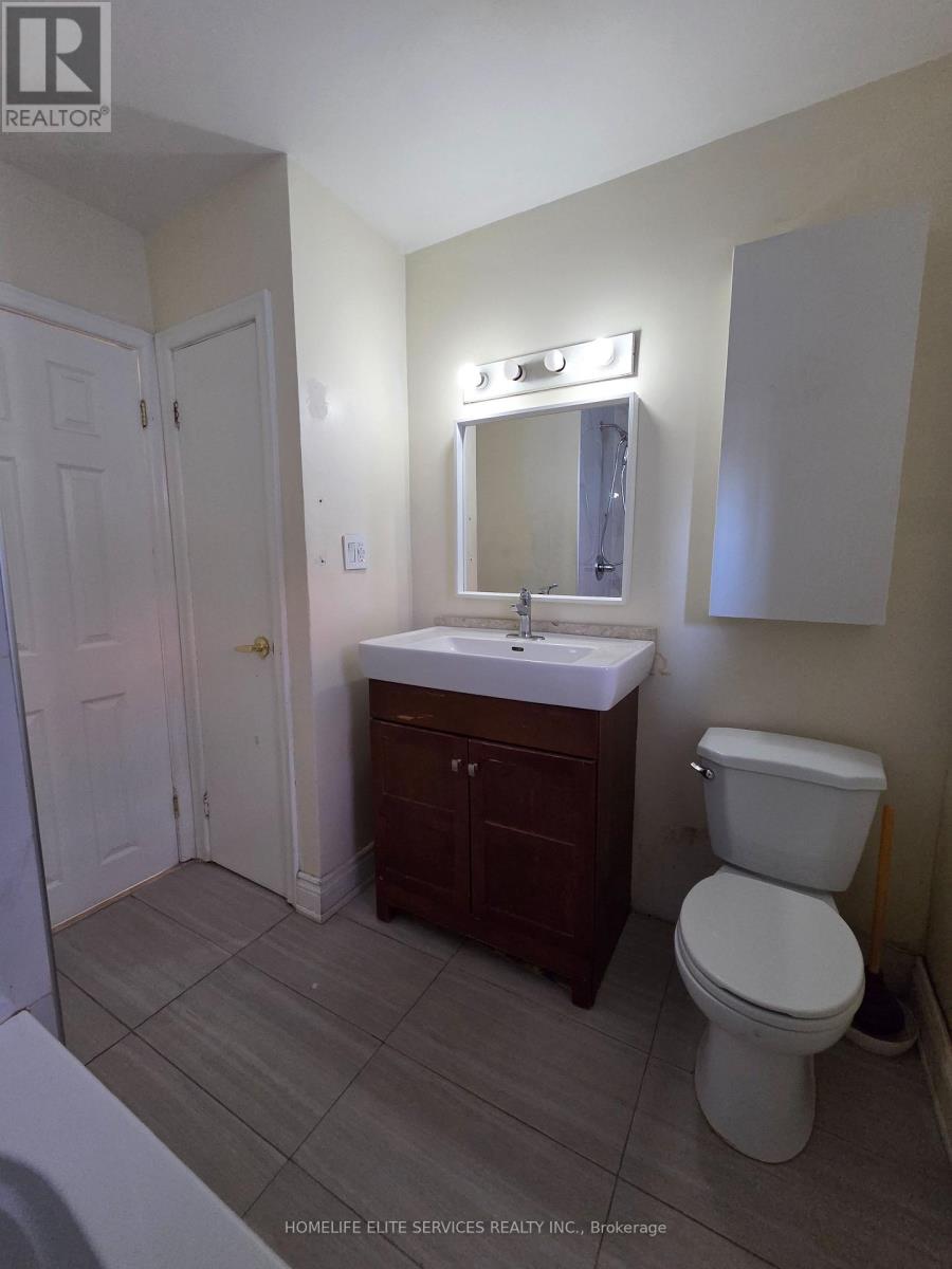 127 Budea Crescent, Toronto, Ontario  M1R 4W2 - Photo 7 - E12484733