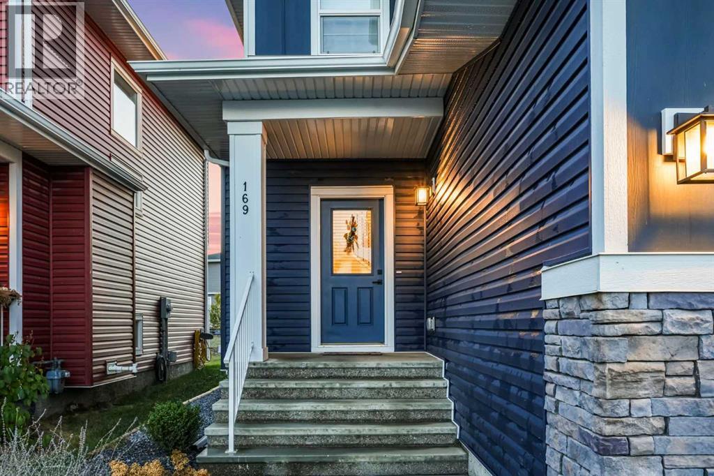 169 Dawson Harbour Heights, Chestermere, Alberta  T1X 2A3 - Photo 2 - A2265901