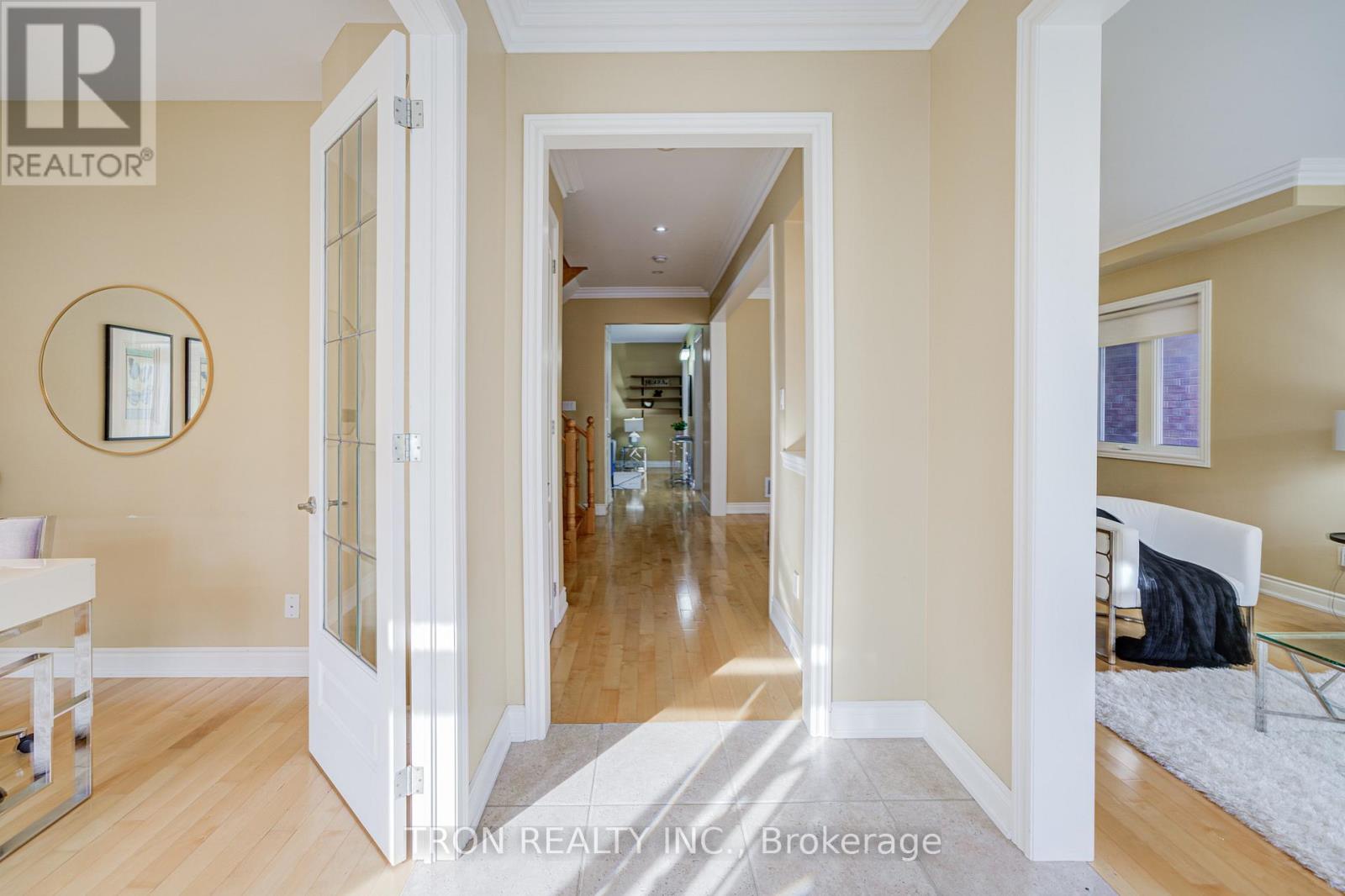 454 The Bridle Walk, Markham, Ontario  L6C 2Y3 - Photo 4 - N12484693