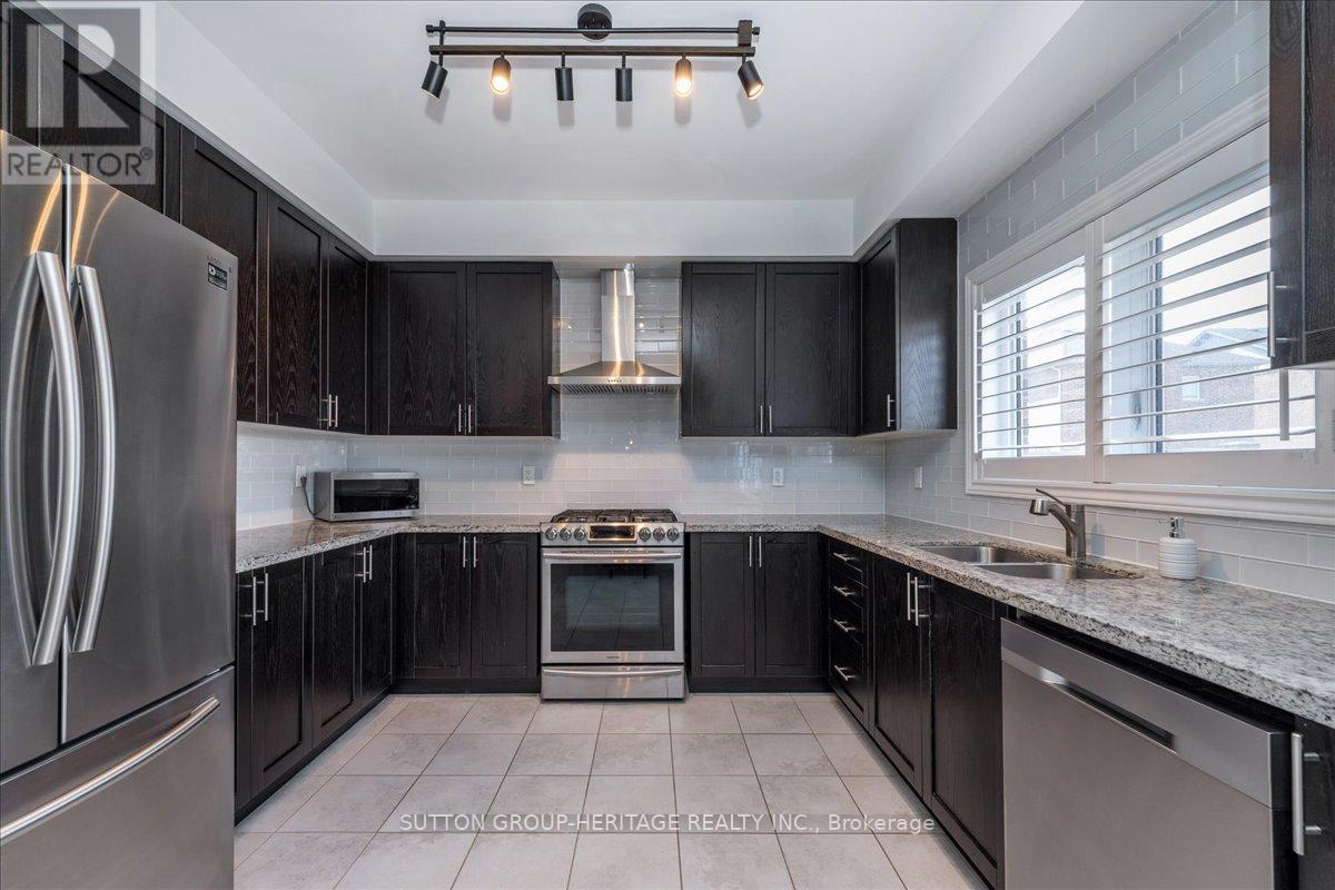 1491 Farrow Crescent, Innisfil, Ontario  L9S 0L6 - Photo 9 - N12484713