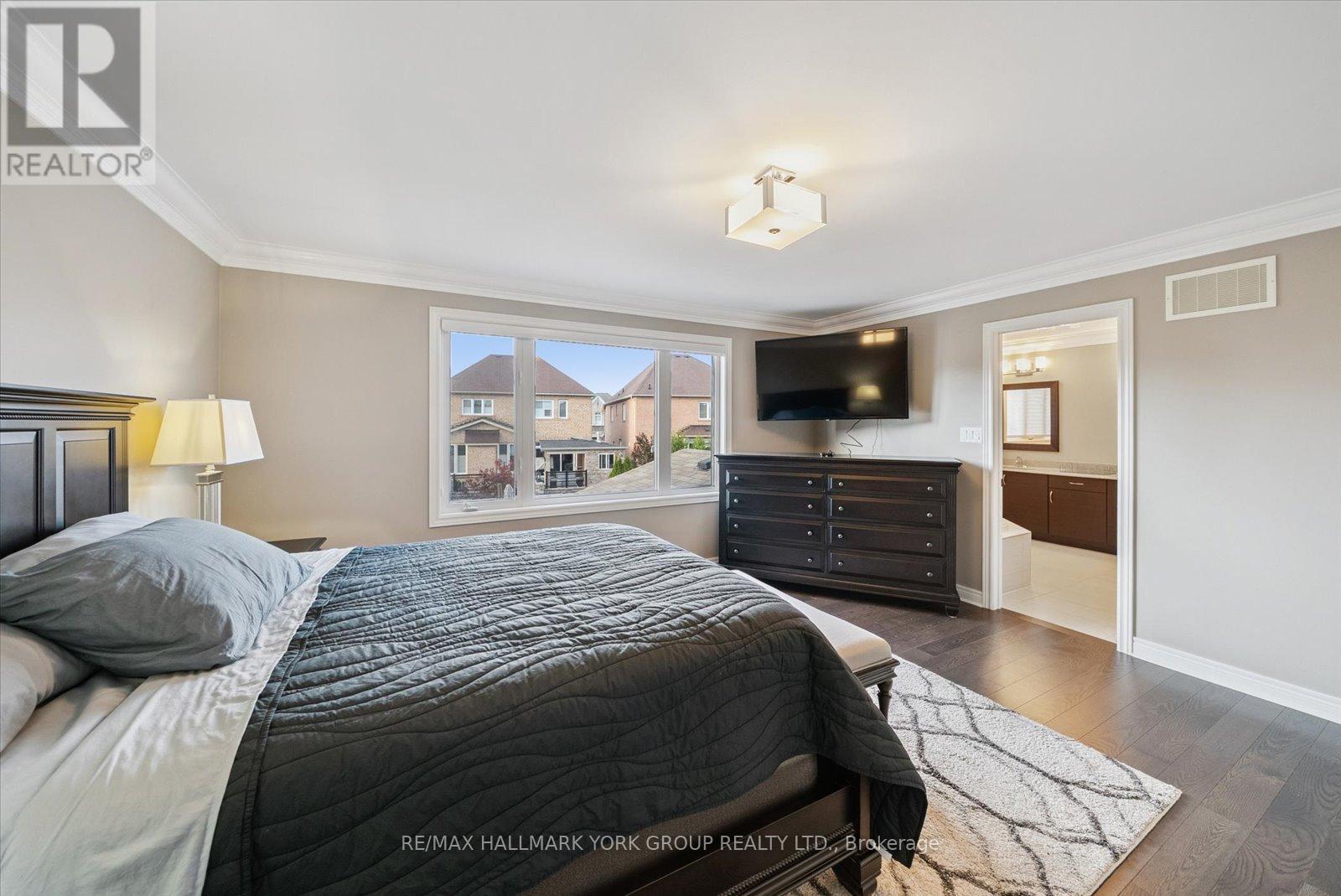 254 Meadowhawk Trail, Bradford West Gwillimbury (Bradford), Ontario  L3Z 0E9 - Photo 19 - N12484715