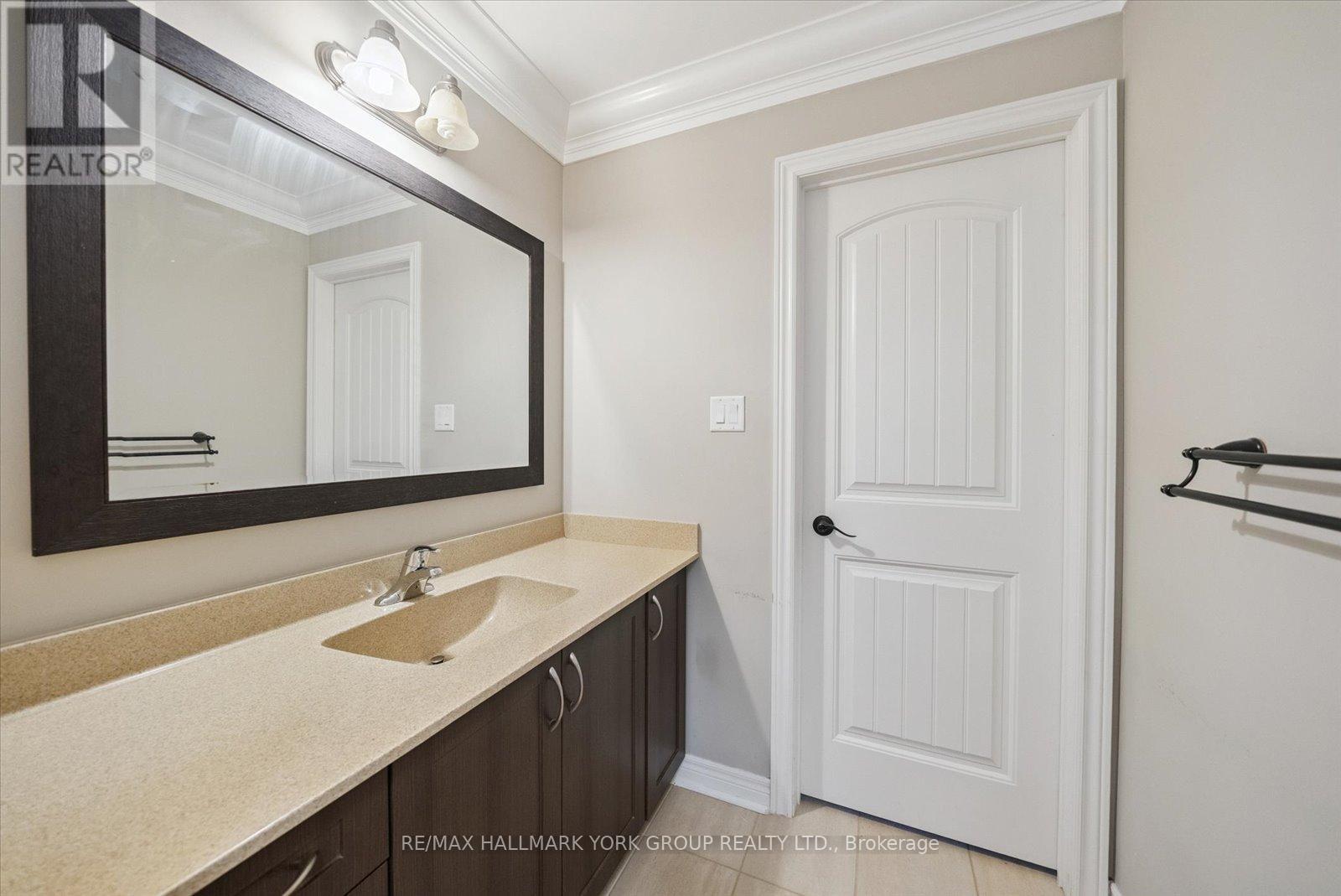 254 Meadowhawk Trail, Bradford West Gwillimbury (Bradford), Ontario  L3Z 0E9 - Photo 29 - N12484715