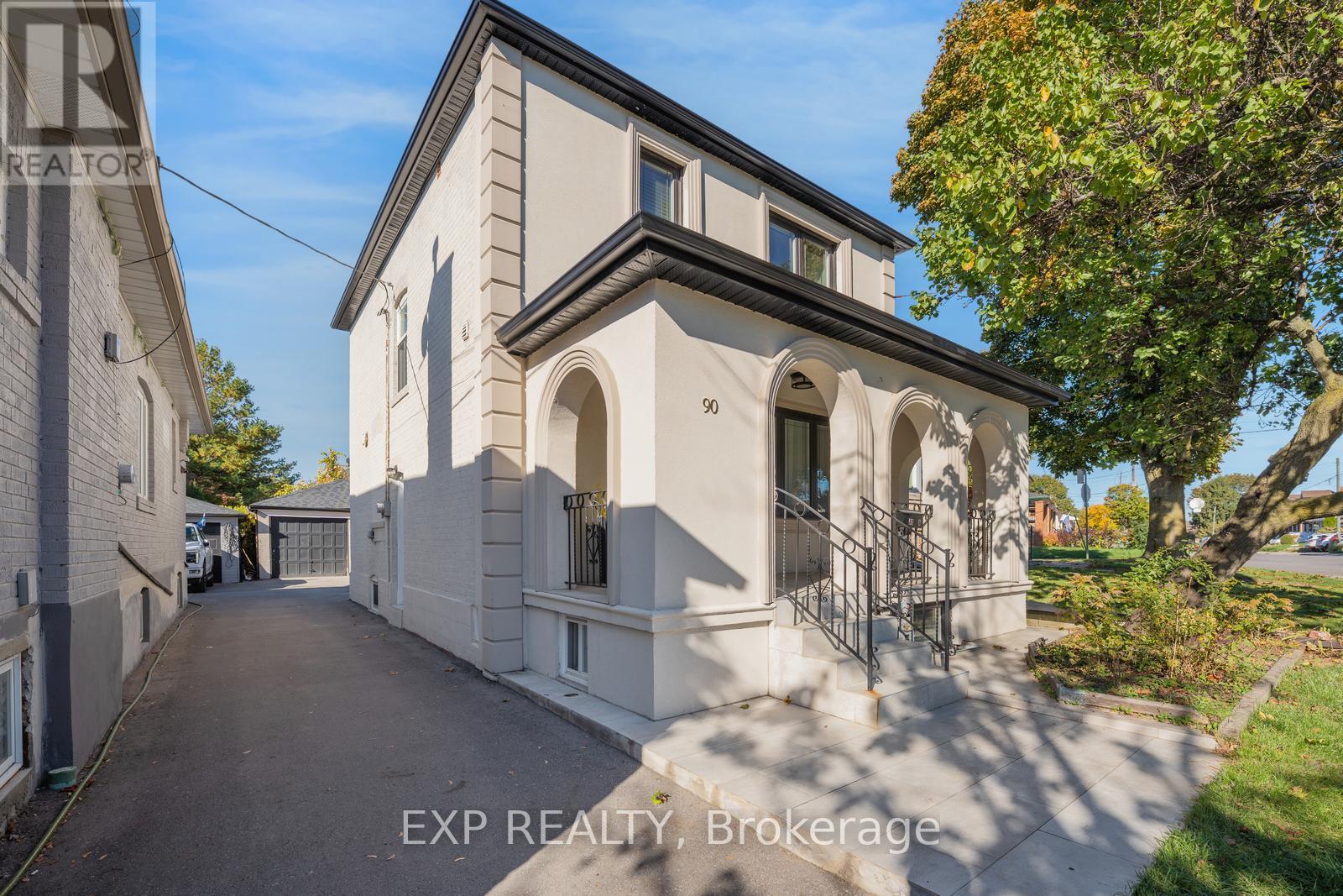 90A BICKNELL AVENUE, Toronto, Ontario