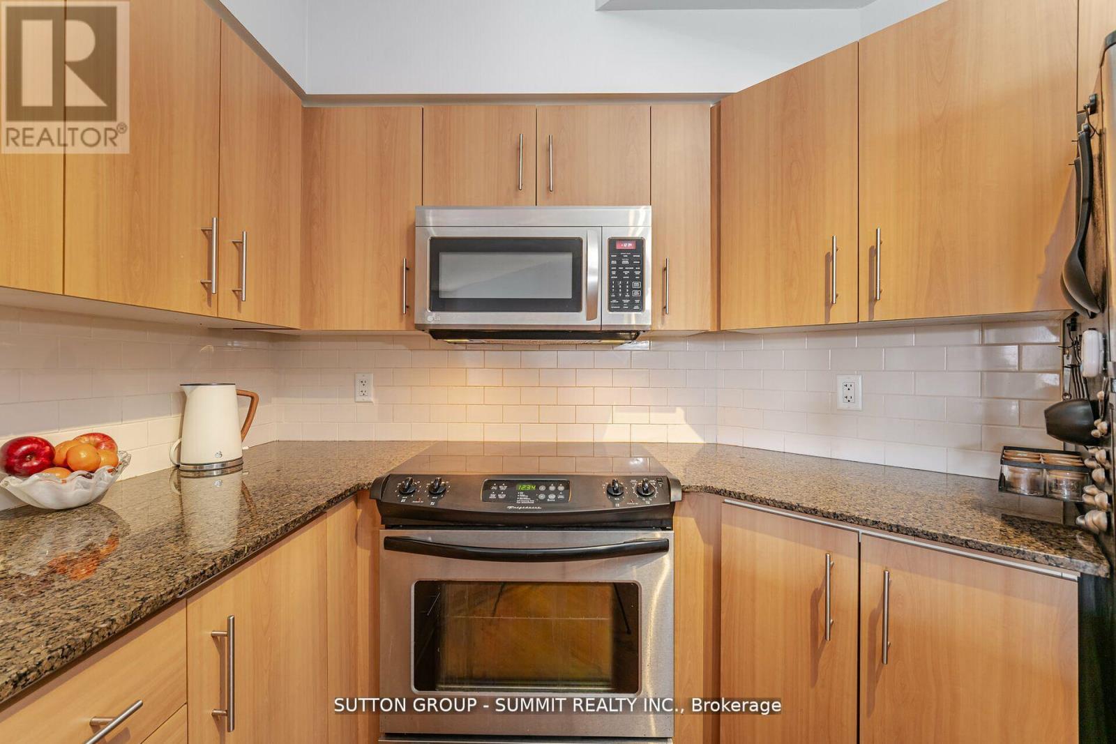 304 - 15 Windermere Avenue N, Toronto, Ontario  M6S 5A2 - Photo 10 - W12484691