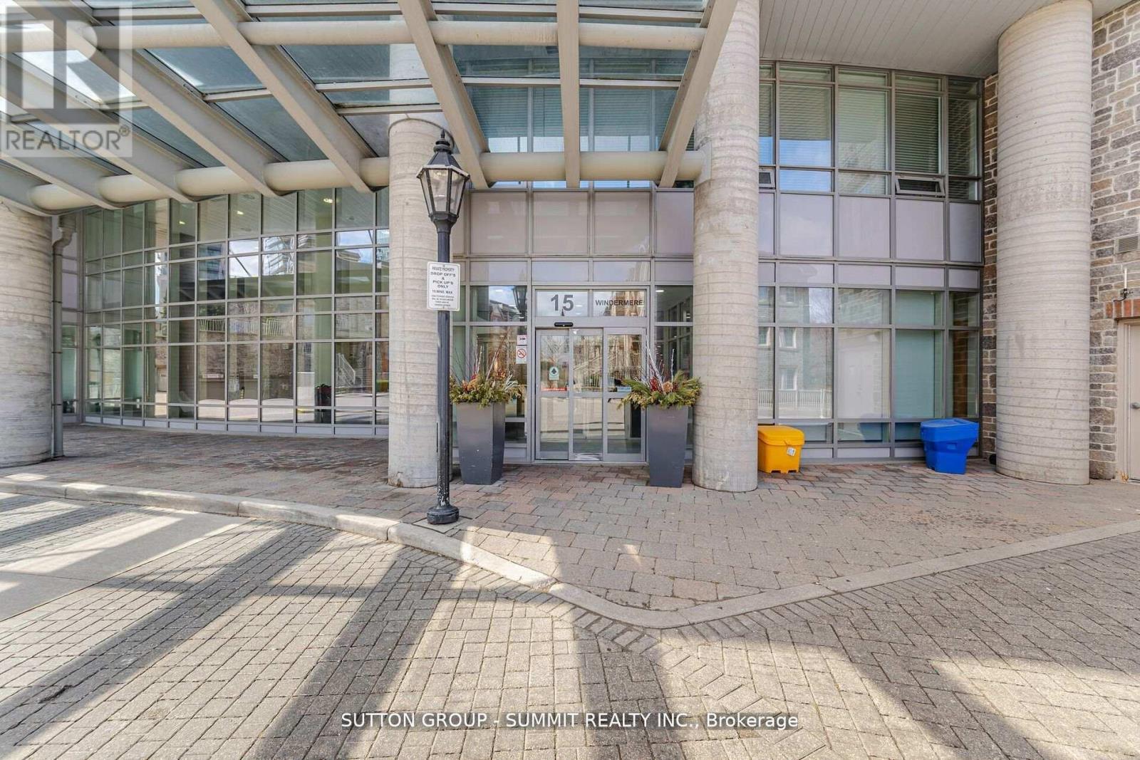 304 - 15 Windermere Avenue N, Toronto, Ontario  M6S 5A2 - Photo 2 - W12484691
