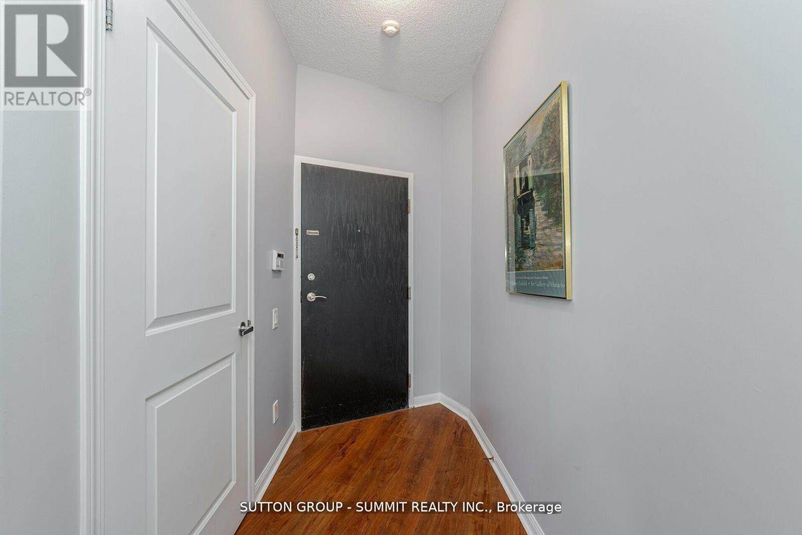 304 - 15 Windermere Avenue N, Toronto, Ontario  M6S 5A2 - Photo 5 - W12484691