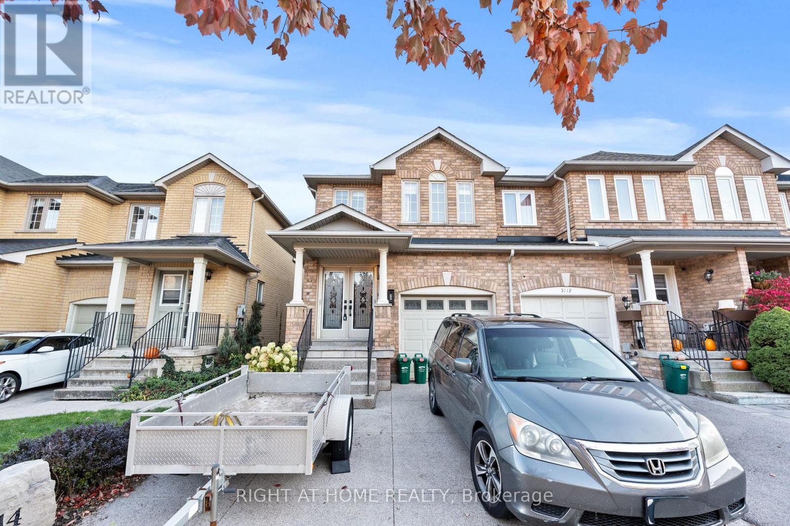 5114 Falconcrest Drive, Burlington, Ontario  L7L 6K5 - Photo 2 - W12484704