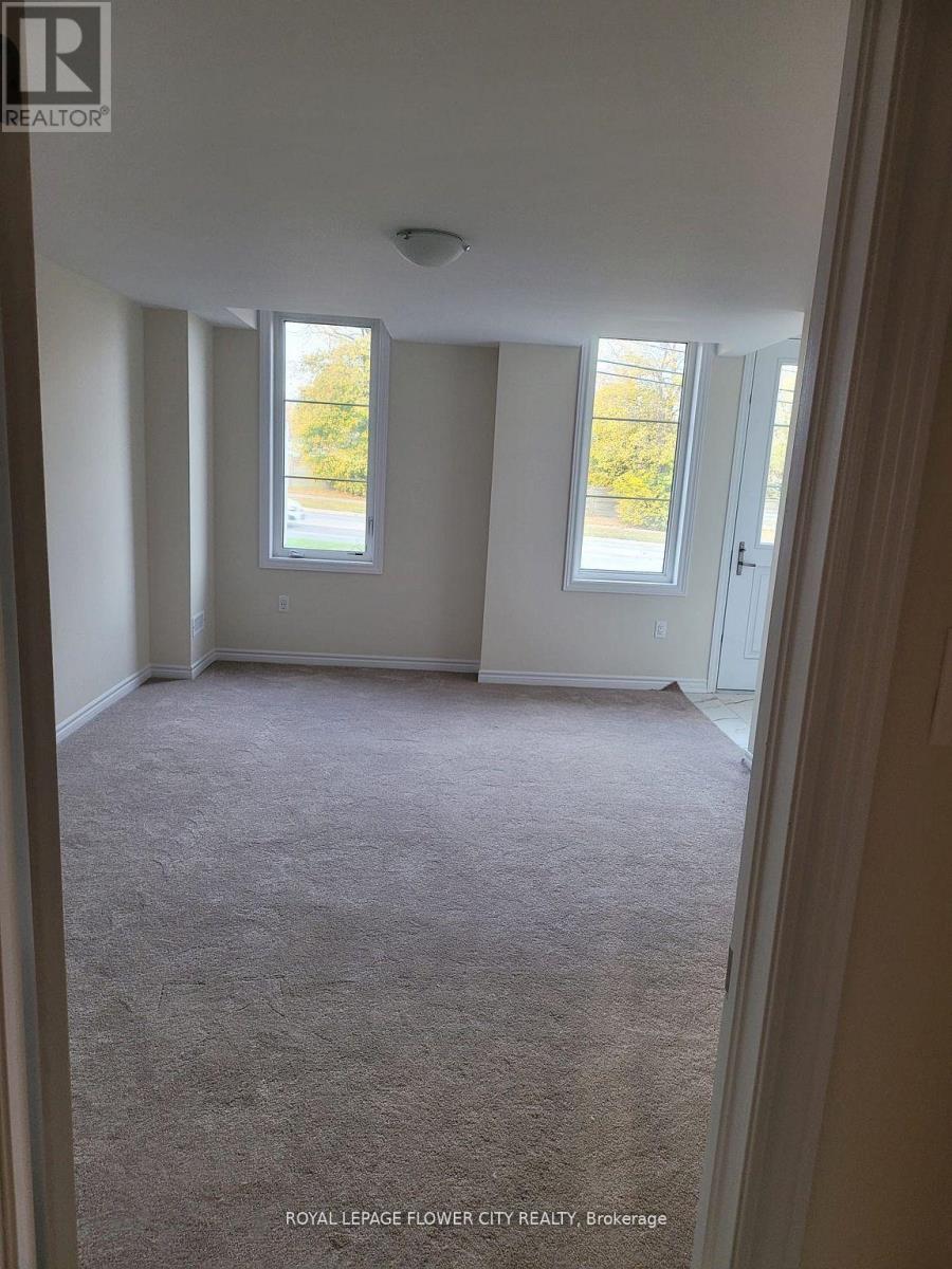 1445 National Common, Burlington, Ontario  L7P 3W5 - Photo 3 - W12484723