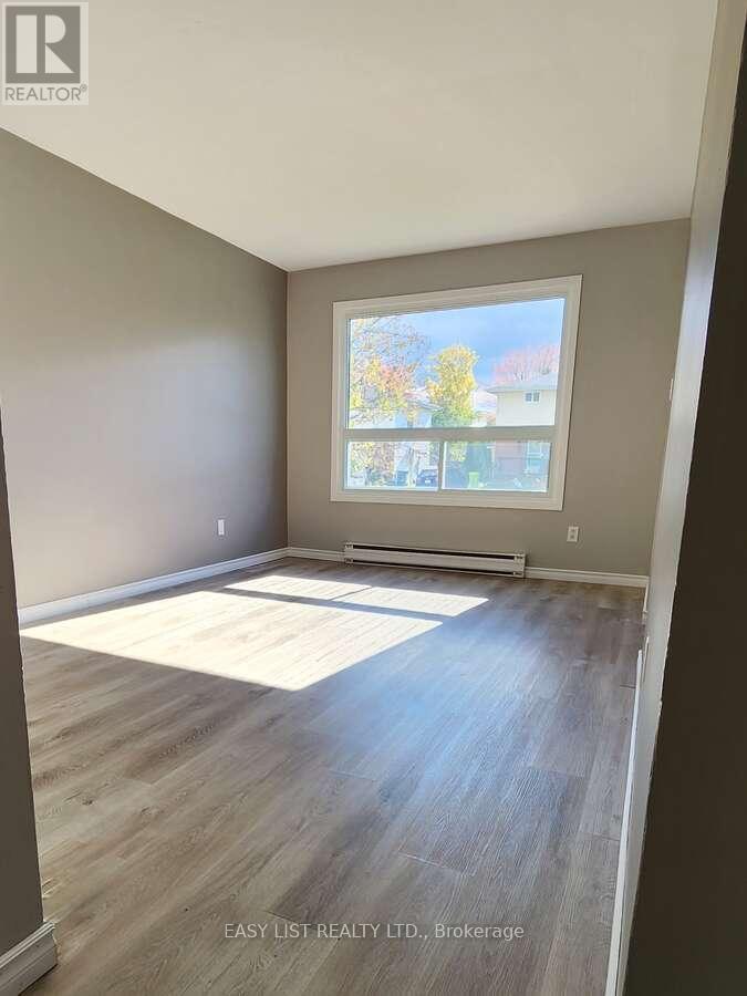 38 Princeton Drive, Sault Ste Marie, Ontario  P6B 5T6 - Photo 4 - X12484690