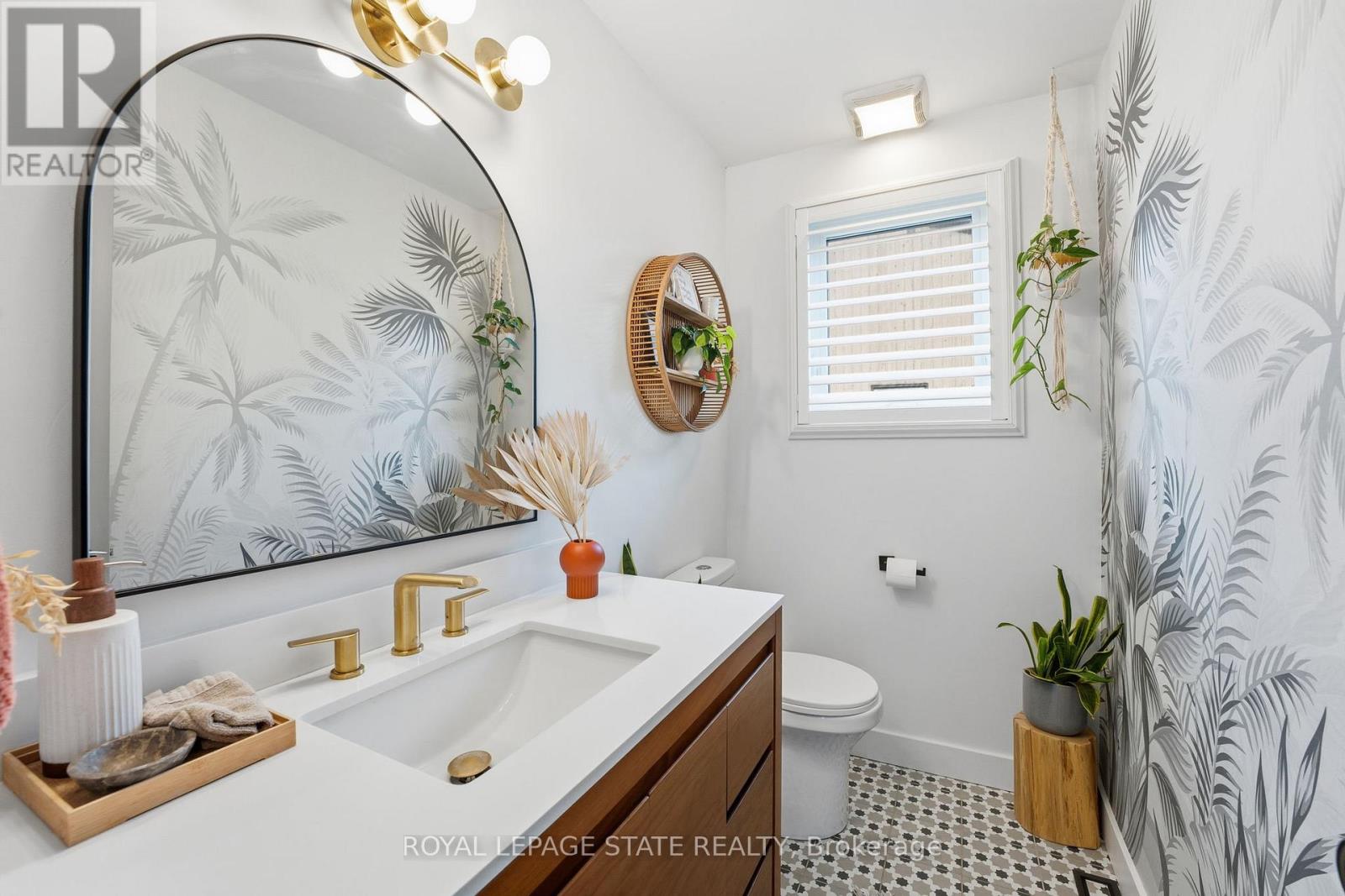 348 Sydenham Road, Hamilton, Ontario  L9H 5E2 - Photo 18 - X12484724